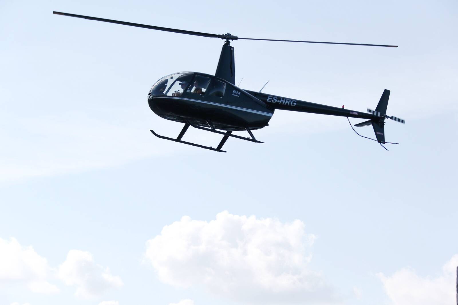 Foto on illustratiivne. Õnnetusse sattusid kaks Robinson RR kopterit.