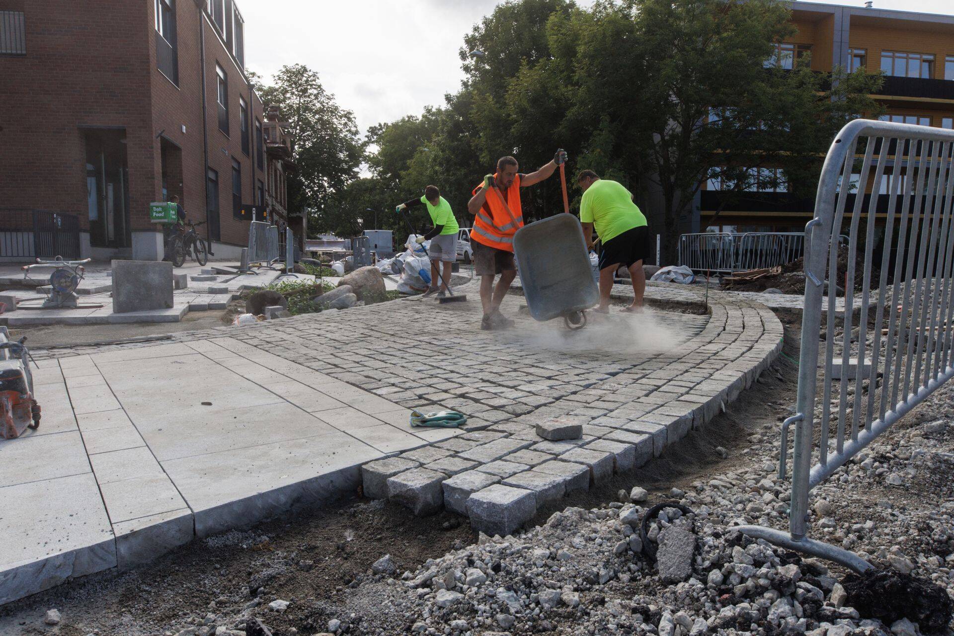 Tallinna Vana-Kalamaja tänava ümberehitus oli augusti keskel veel pooleli. Hommikuprogrammis räägib Neeme Korv, milline on seis selle ja teiste tänavatega Kalamajas 1. septembriks.