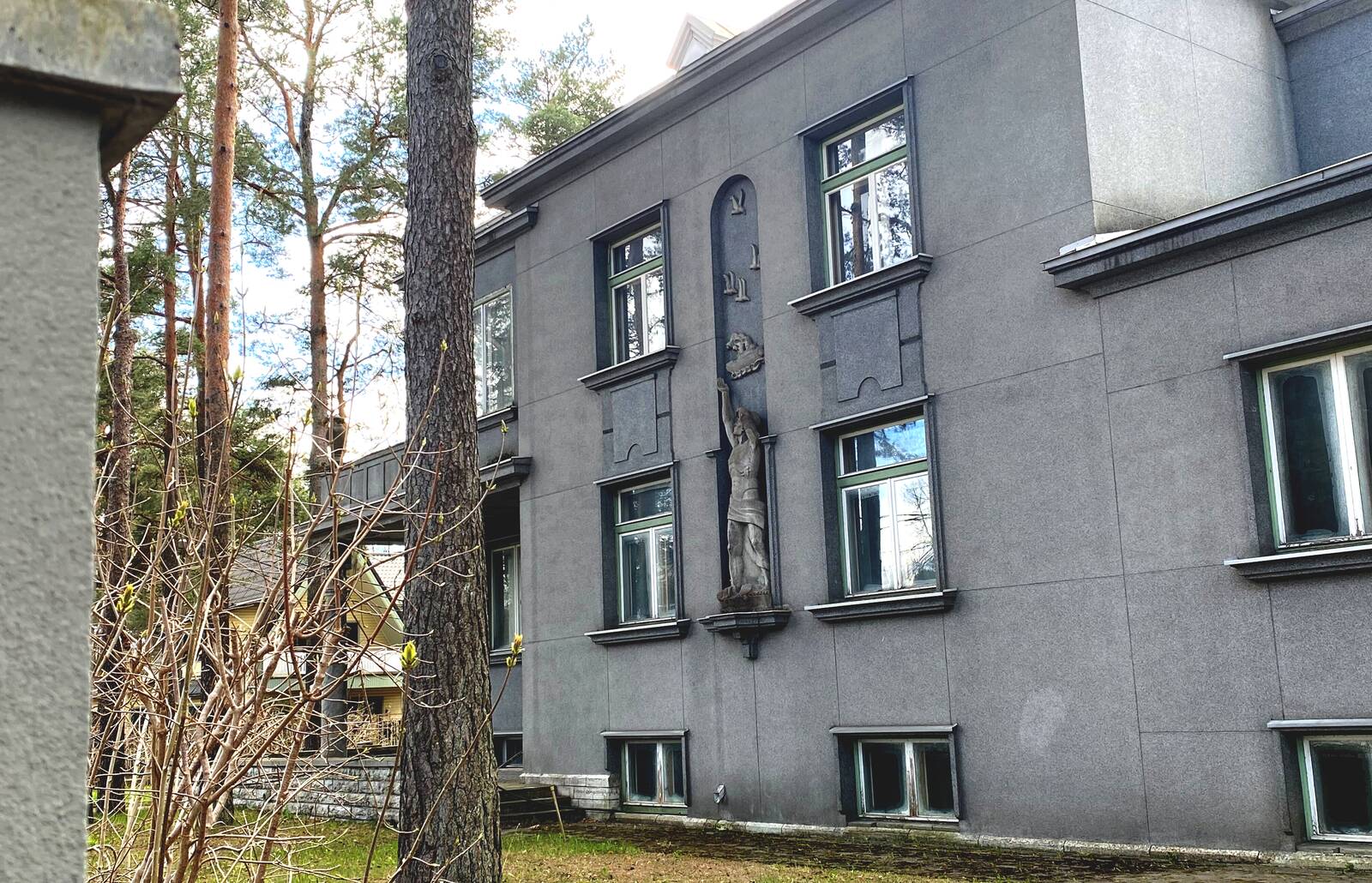 Виллу Тийдеманна в Нымме можно приобрести за 2,2 млн евро. Продает ее известный эстонский предприниматель.