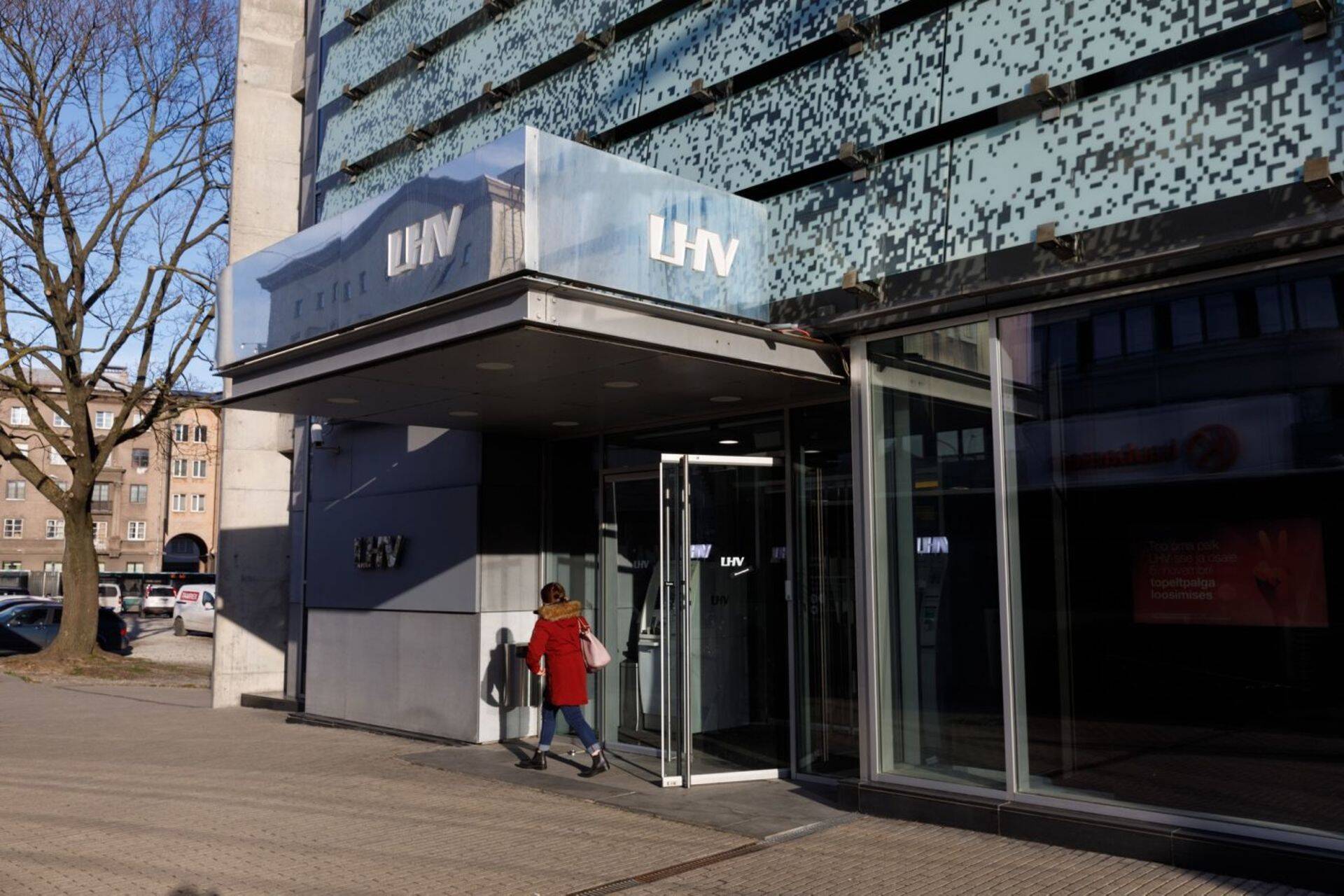 LHV Pank объявил, что все условия невозможно вписать в договор, поскольку, в противном случае, он станет неразумно длинным.