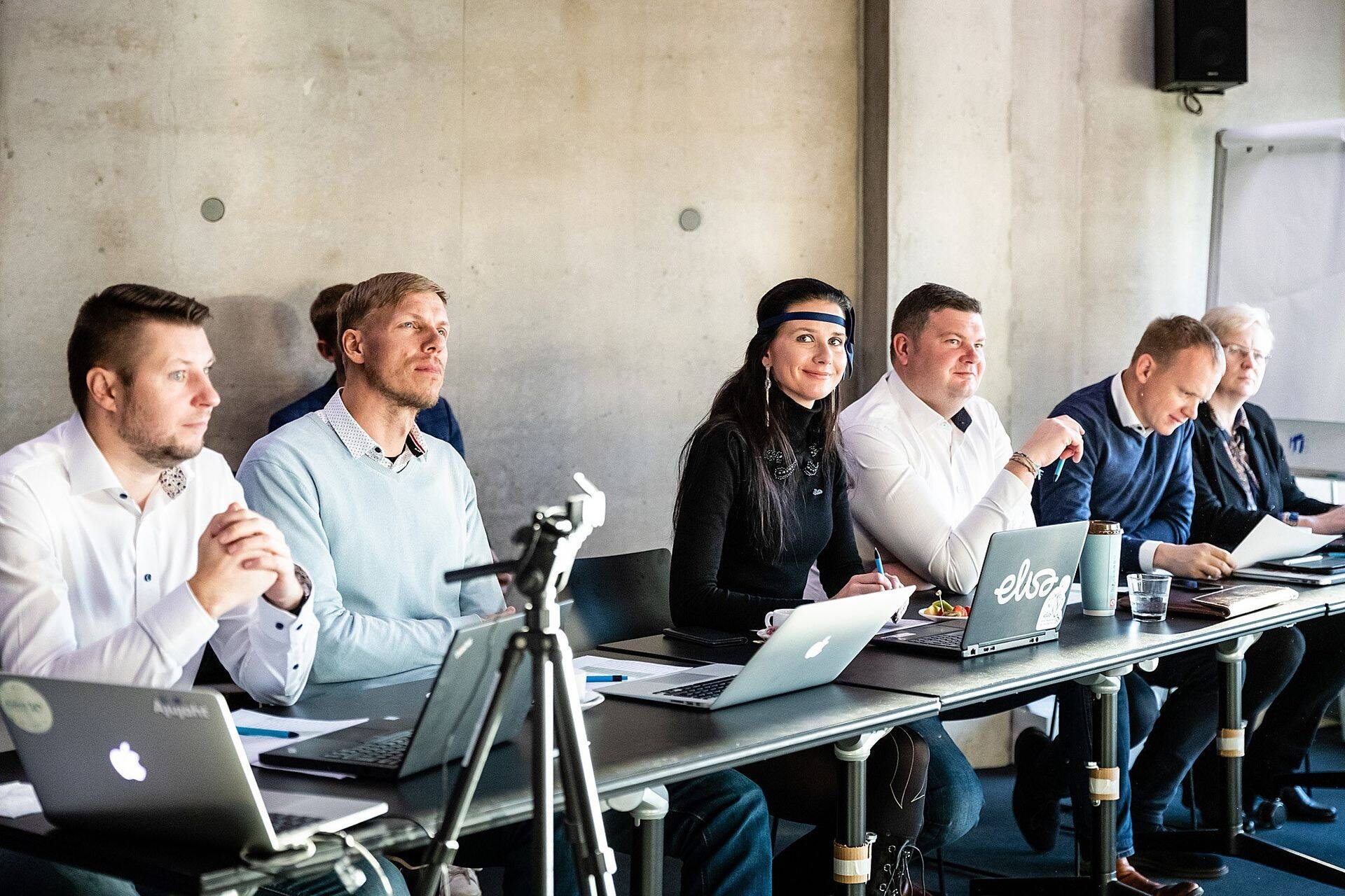 У Elisa Eesti больше всего в Эстонии клиентов частных и разговорных карт, которые используют услуги мобильной связи, поскольку компания предлагает услуги с лучшим соотношением цены и качества.