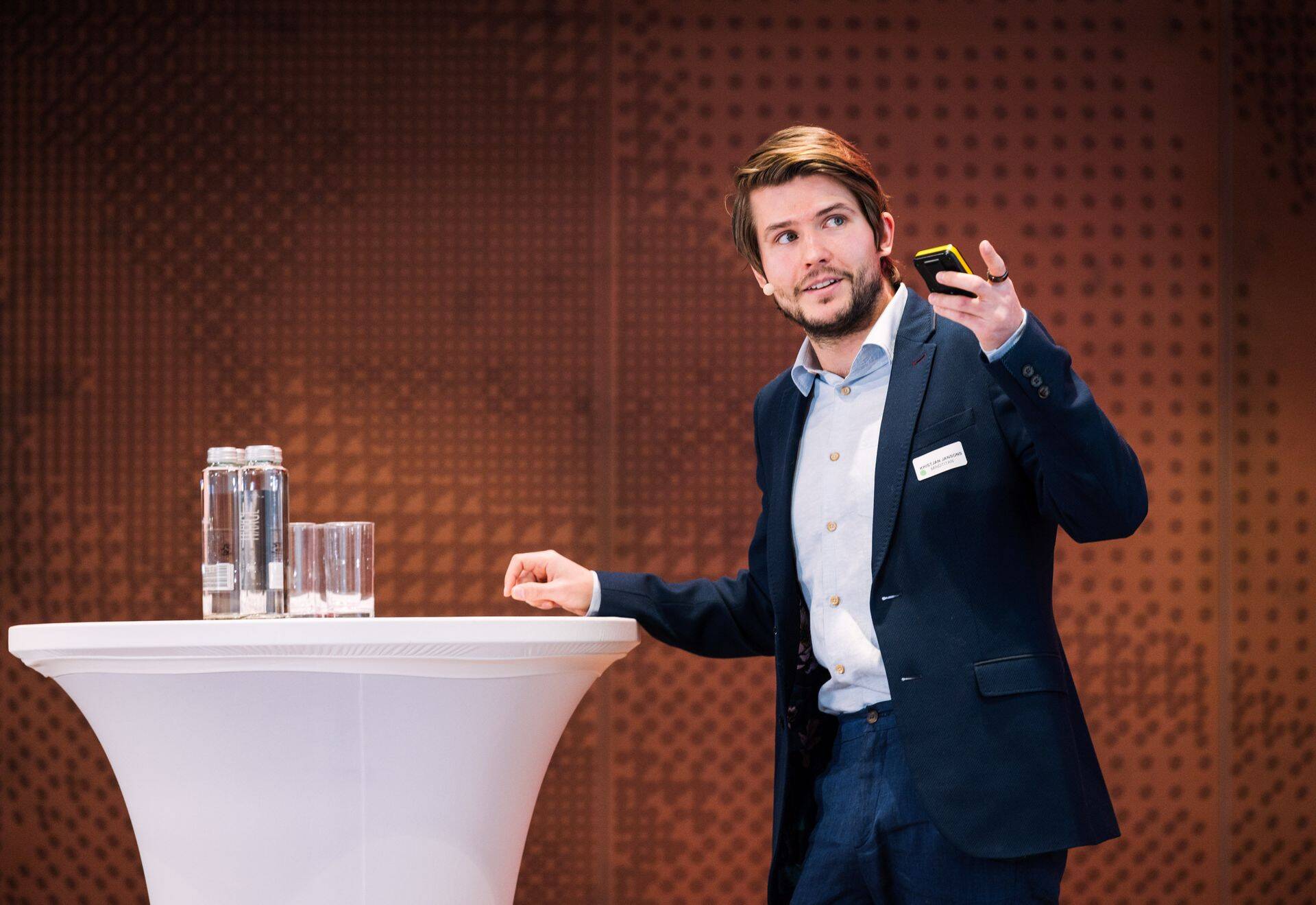 Andmeteaduse ja tehisintellekti ettevõtte MindTitan kaasasutaja ning tegevjuht Kristjan Jansons rääkis, miks 85% tehisintellekti projektidest kukub läbi.