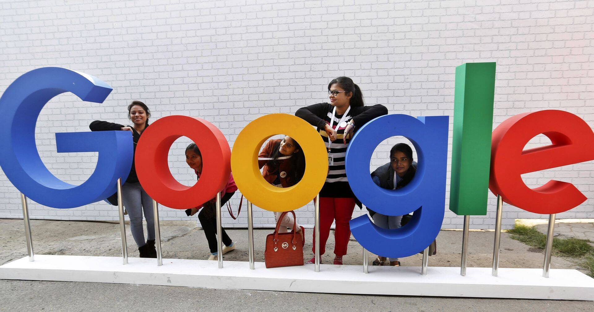 Google uurimise all seoses maksupettusega.