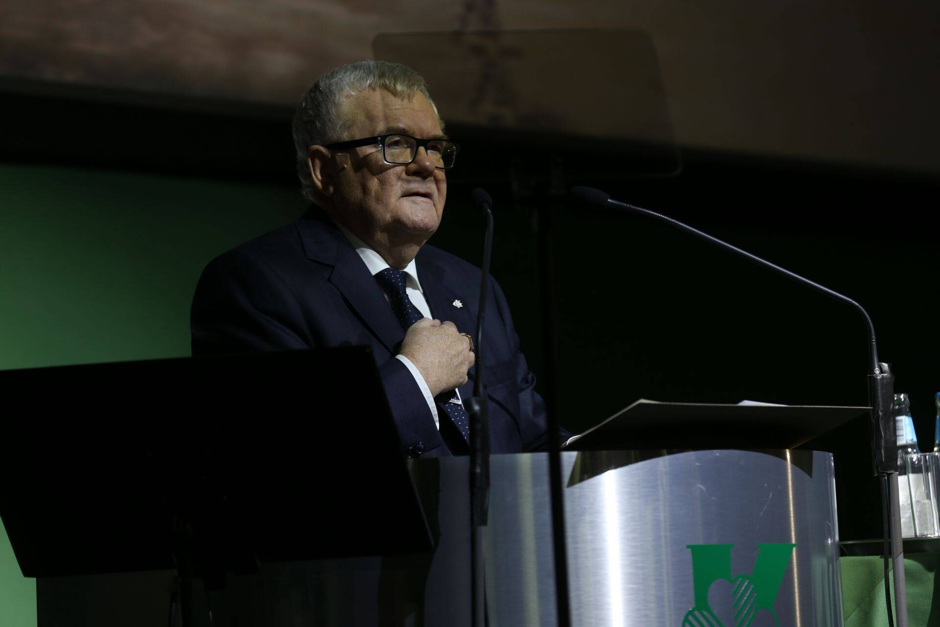 Edgar Savisaar Keskerakonna kongressil.