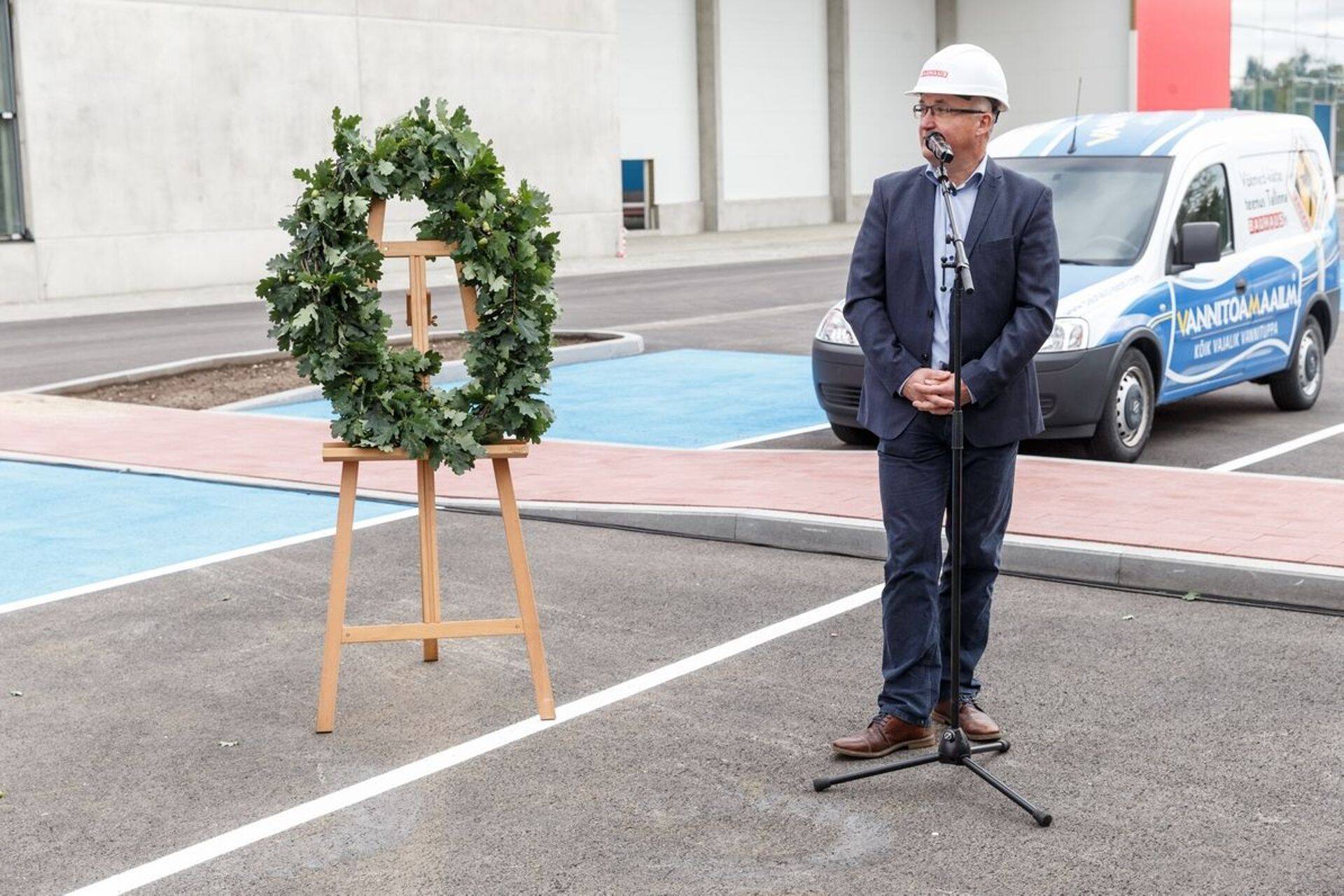 Tiit Roben sarikapeol.