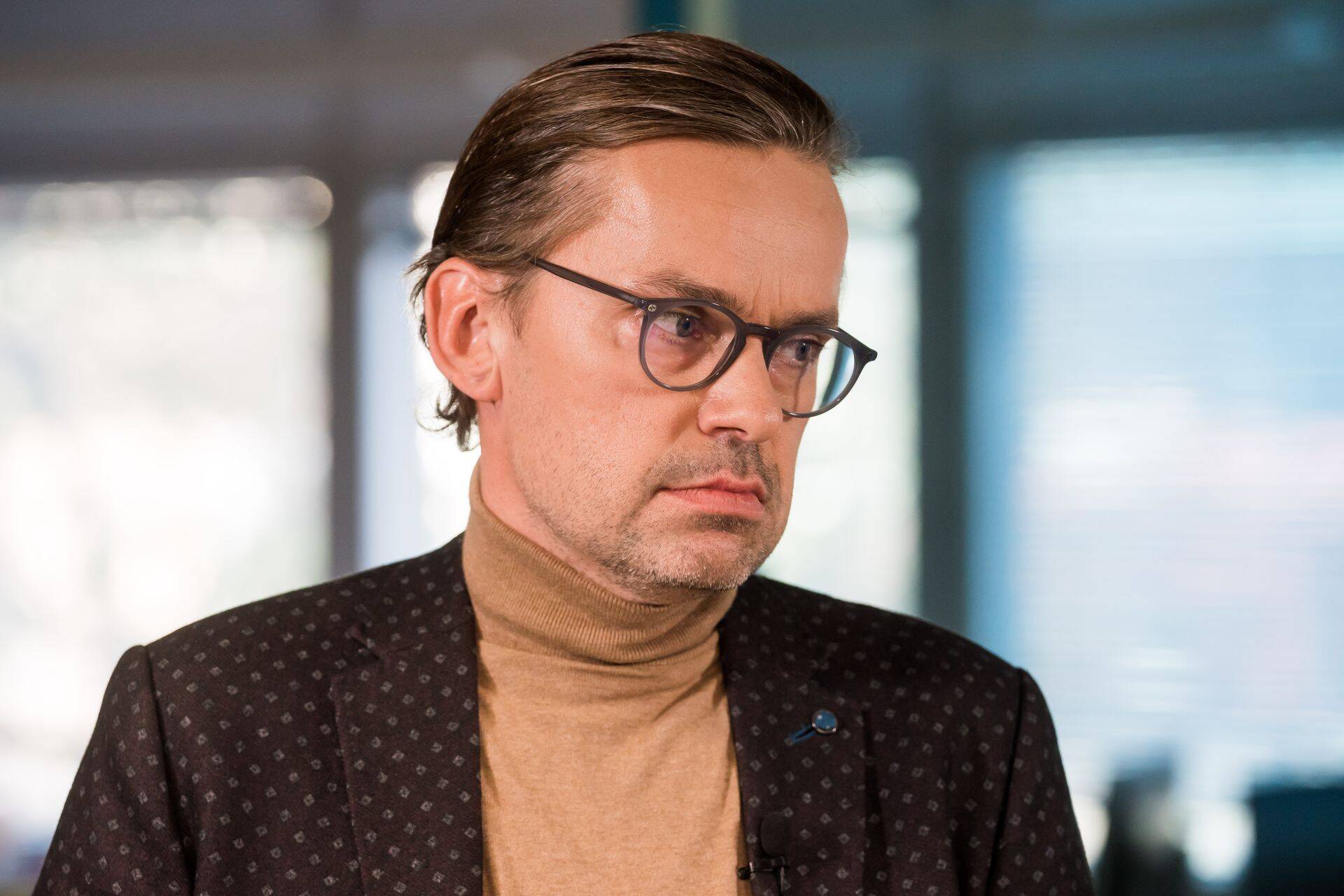 Tallinn. 29OCT18. Viljar Arakas otsesaates Otse Postimehest. Saatejuht Vilja Kiisler. Foto: Erik Prozes, Eesti Meedia