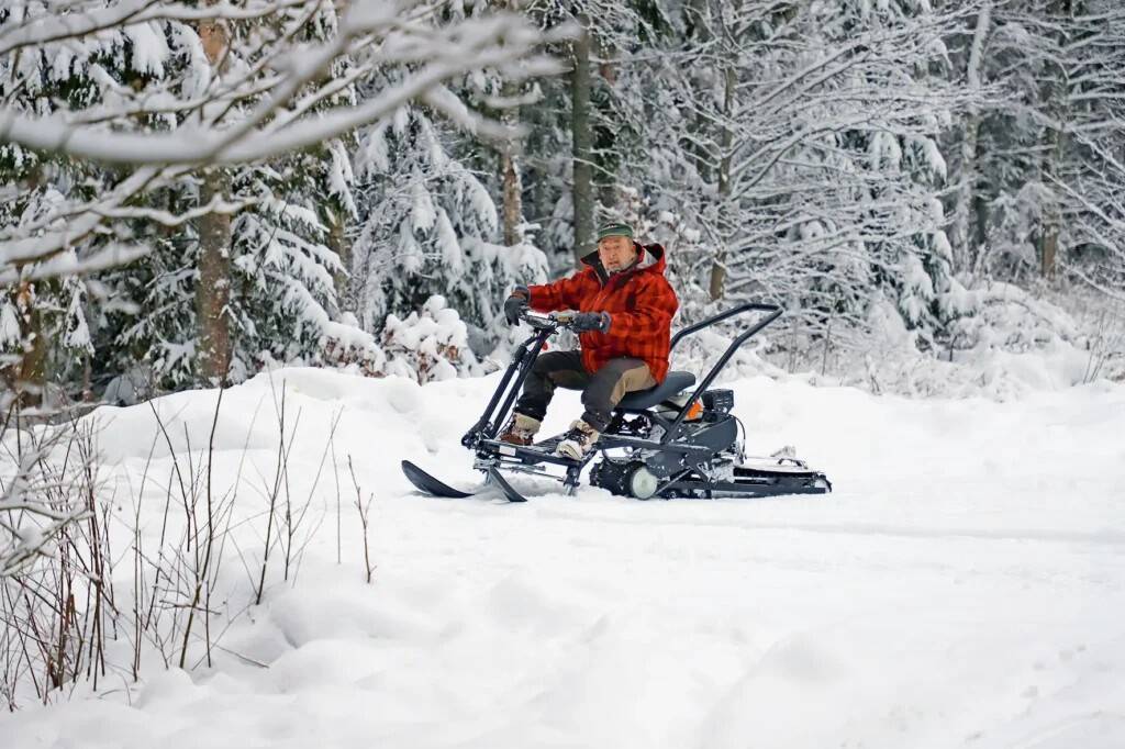 Kui sõidate paksemas lumes, maksab eelistada pika lindiga varianti.