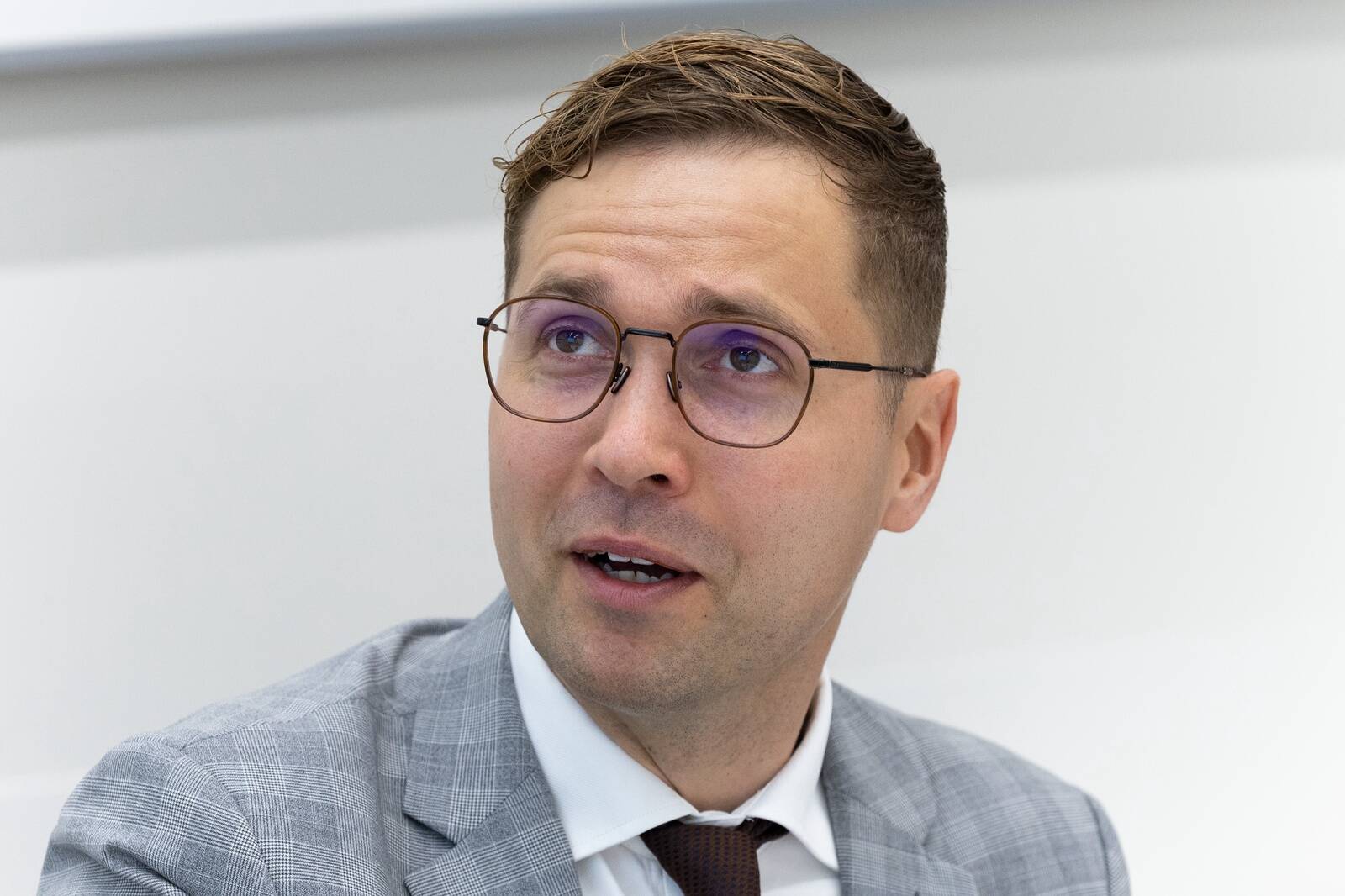 Kliimaministeeriumi asekantsler Jaanus Uiga räägib, et võrdlus teiste Läänemere-äärsete riikidega on oluline, ent tõdeda tuleb, et ka näiteks Soomet ootab ilmselt eest hinnatõus.
