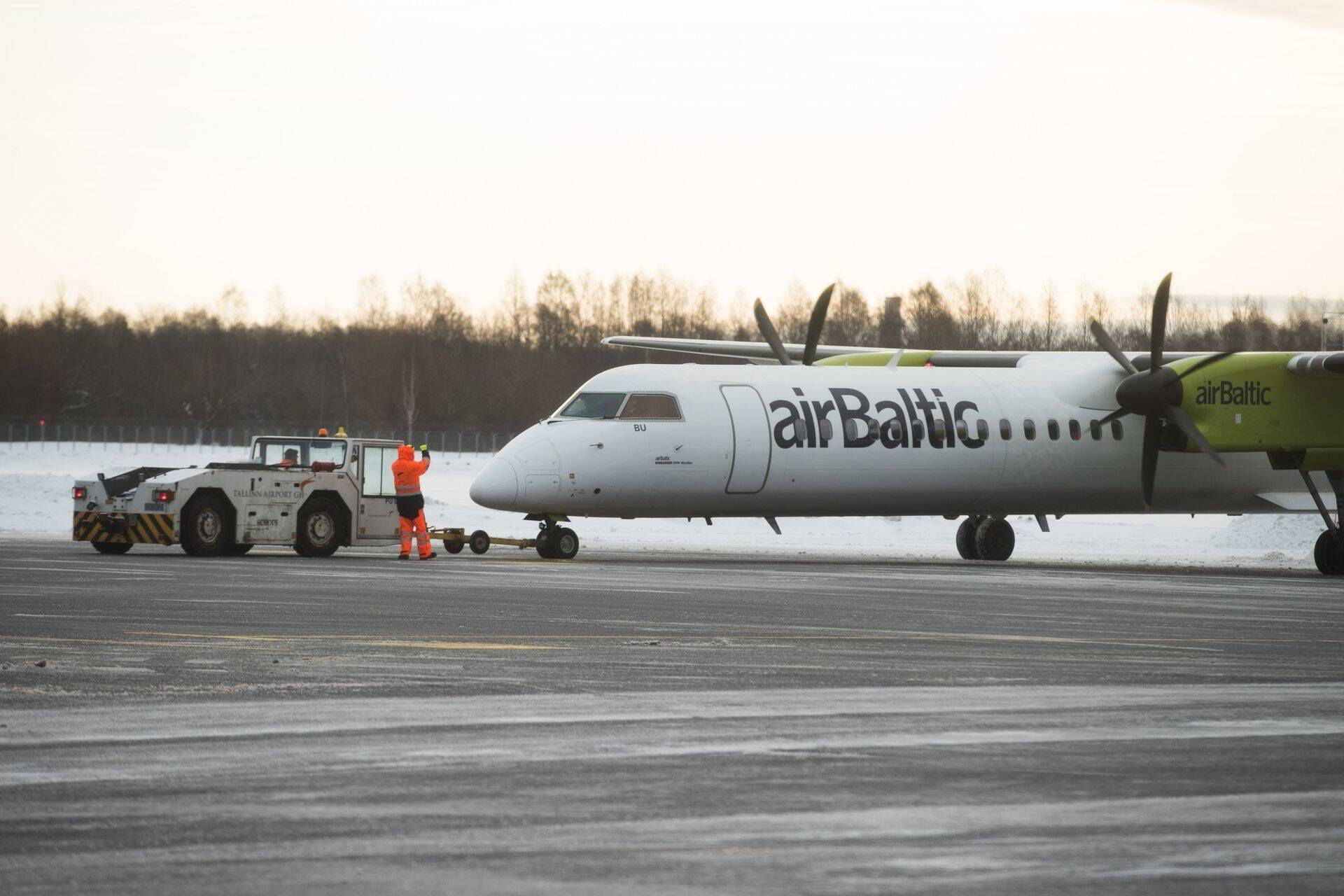Air Balticu lennuk Tallinna lennujaamas.