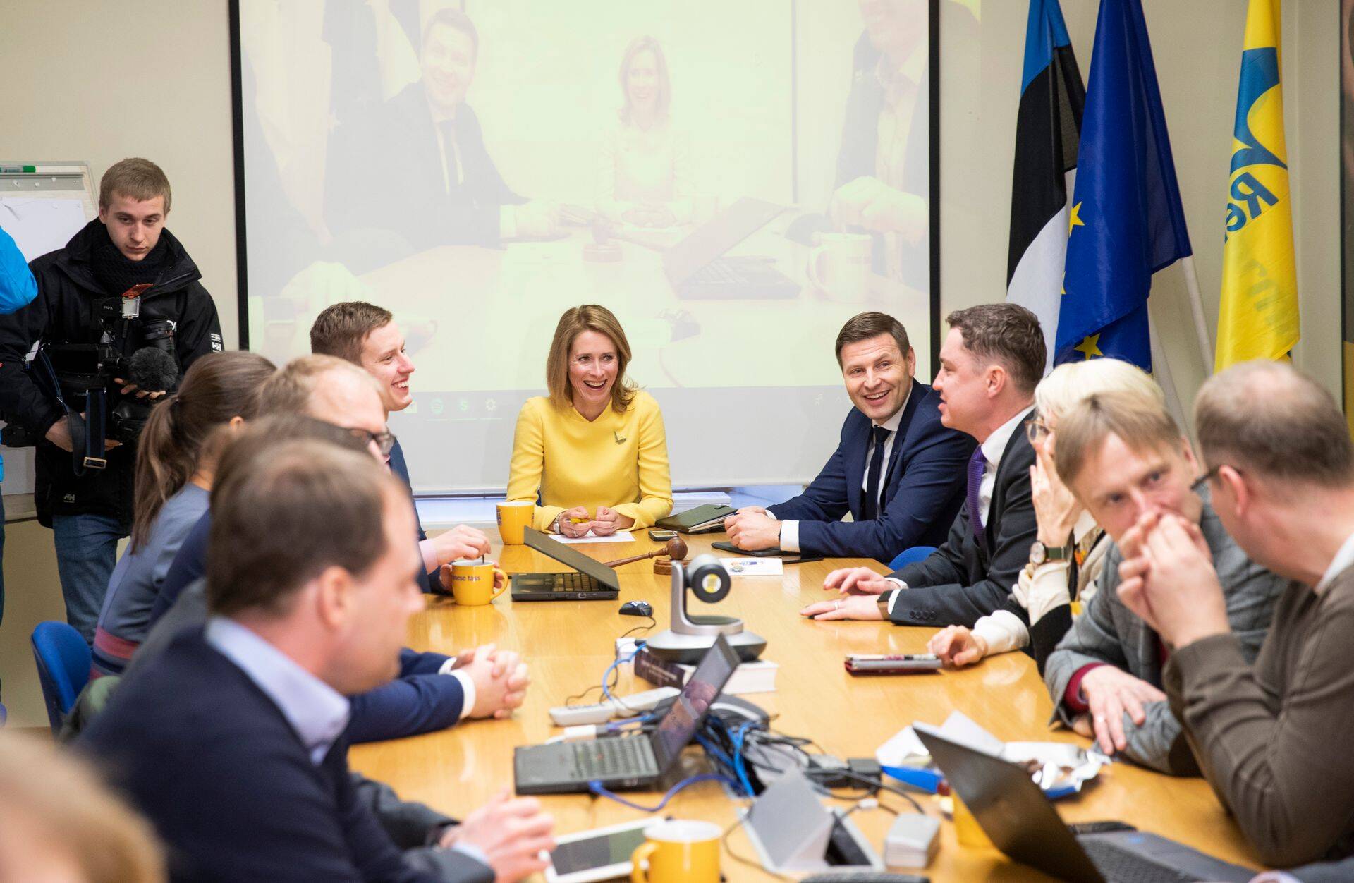 Kaja Kallase nägu oli eile Reformierakonna juhatuse koosolekul küll naerul, kuid koalitsiooni kokkusaamine tõotab tulla raske.