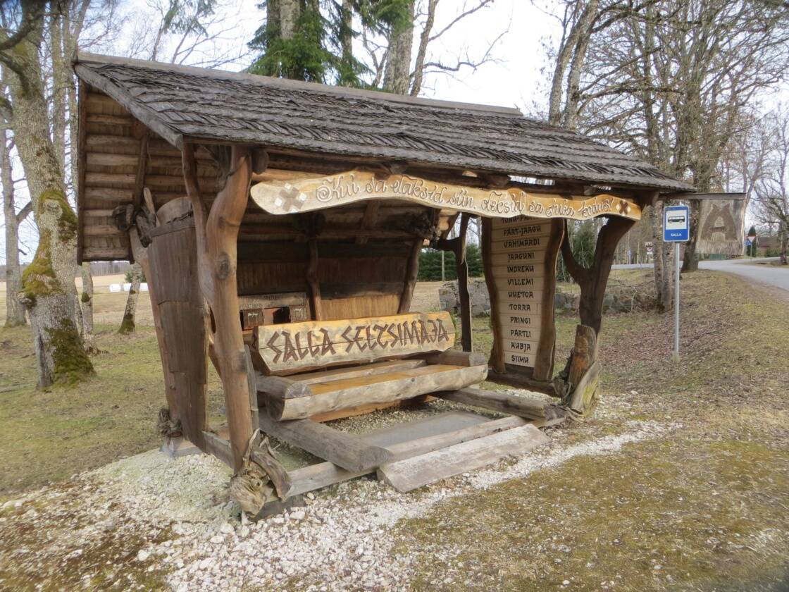 Tänapäevane Salla süda - bussipeatus.