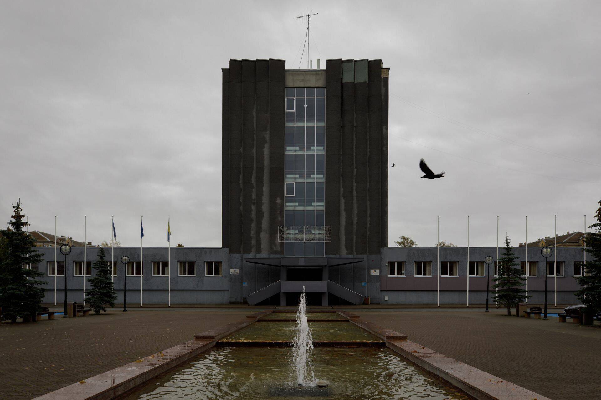 4 октября Центральная криминальная полиция задержала предпринимателя Николая Осипенко и целый ряд членов городского собрания и управы Кохтла-Ярве (на фото).