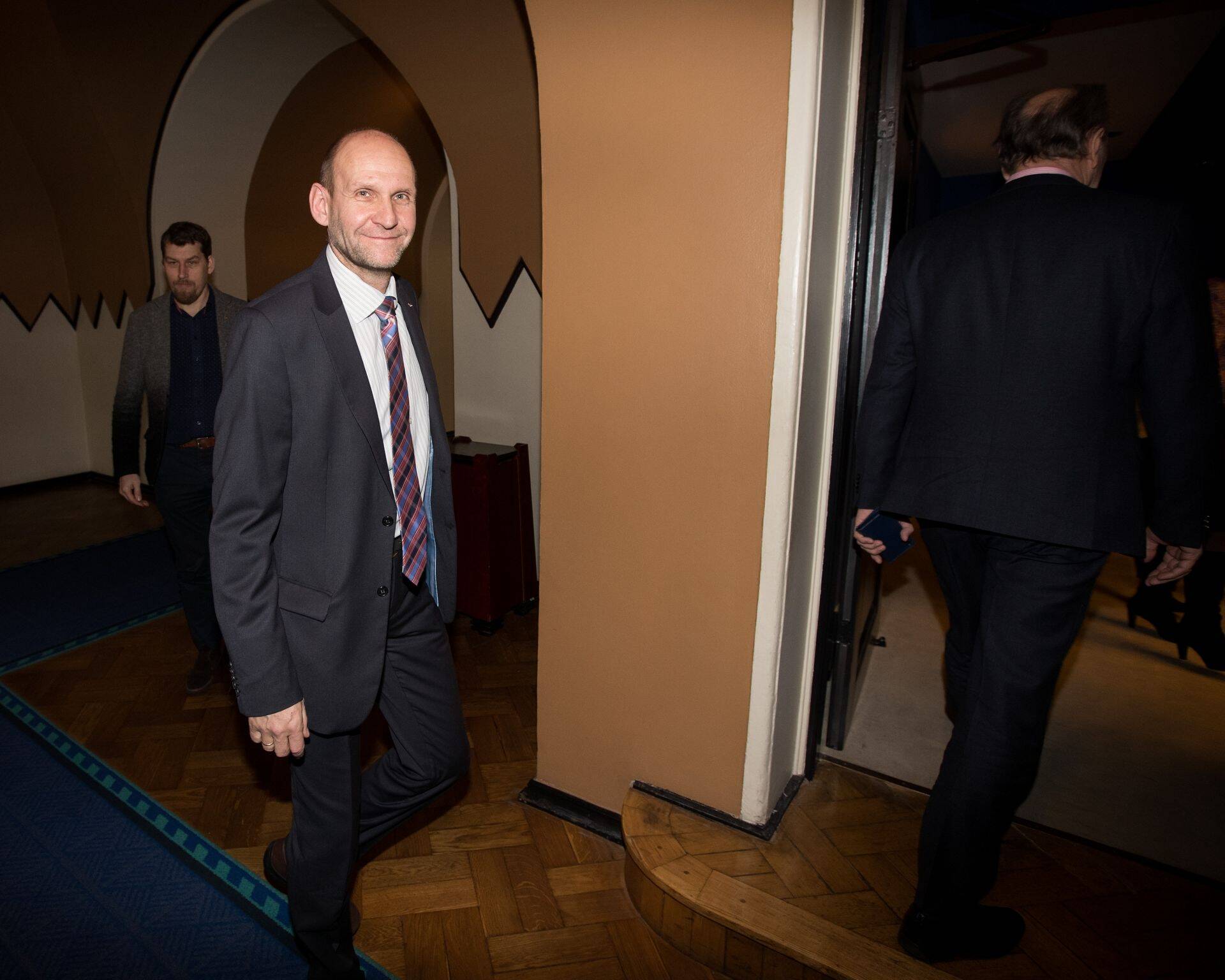 IRLi juht Helir-Valdor Seeder näeb, et uus valitsus toob uue tulumaksusüsteemi.