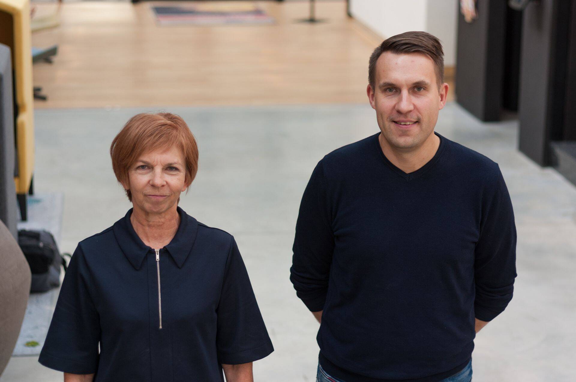 Äripäeva teabekeskuse juht Liivi Kedelauk ja Futuristi konsultant Andres Kostiv.