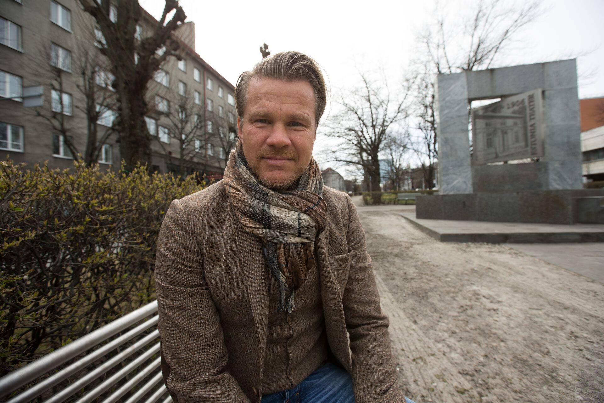 Uus Maa ja juht Jaanus Laugus