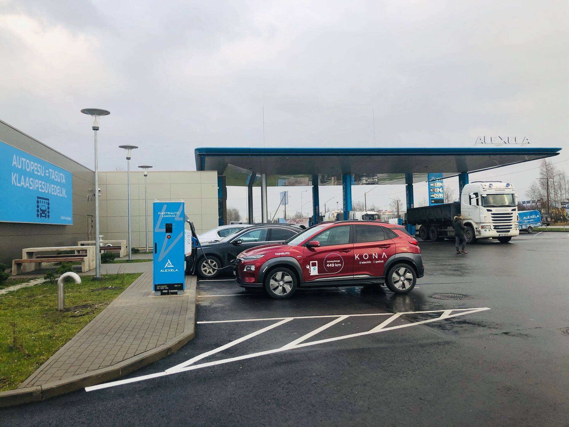 Alexela kiirlaadija Tallinnas.
