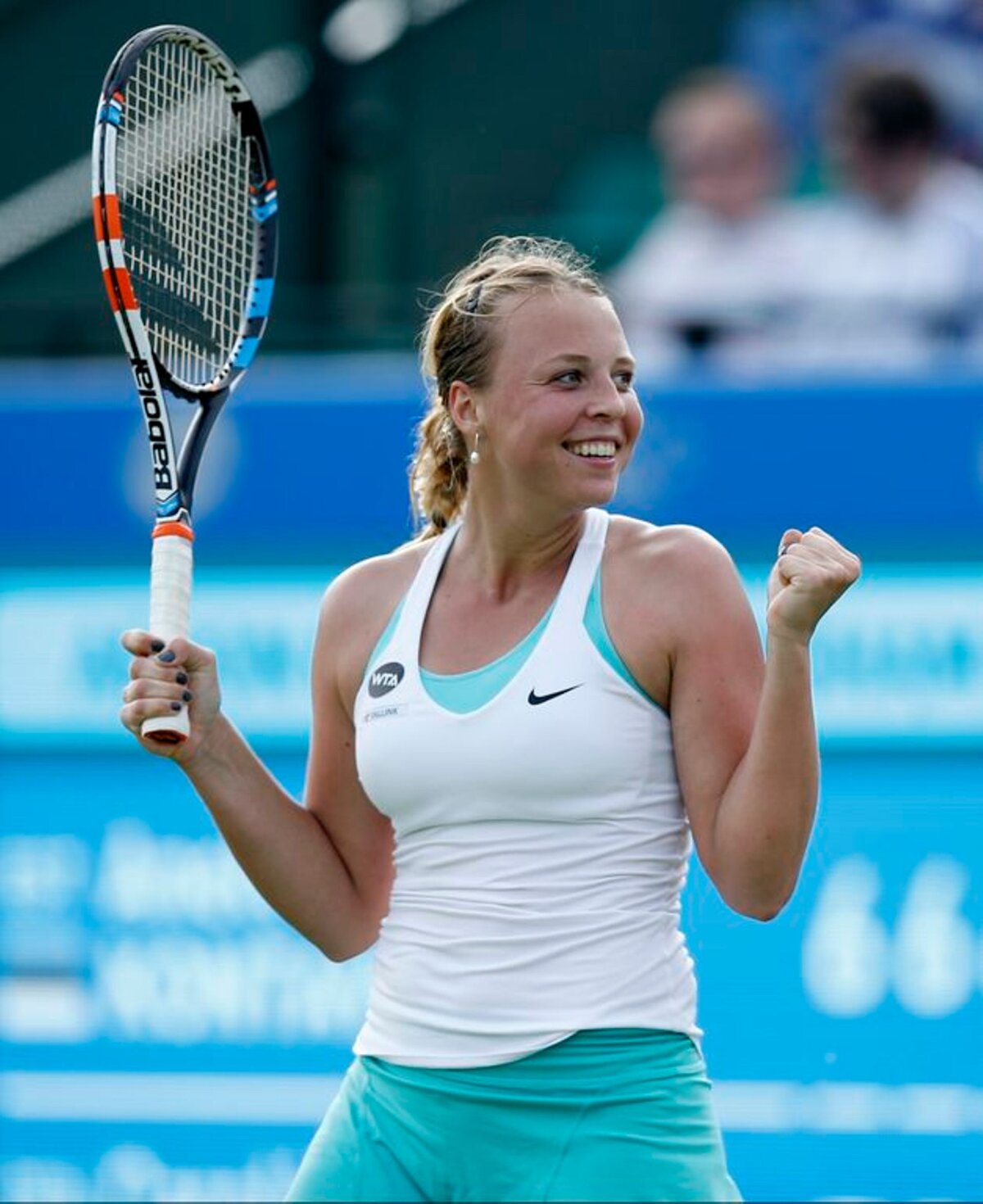 The official facebook page for anett kontaveit. 