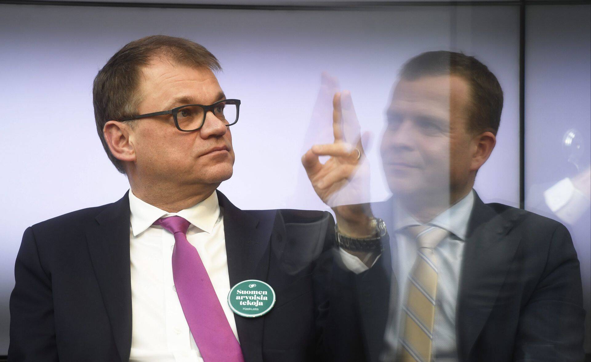 Soome Keskerakonna juht Juha Sipilä (vasakul) ja Rahvusliku Koonderakonna juht Petteri Orpo. Soome parlamendivalimised toimuvad sel pühapäeval.