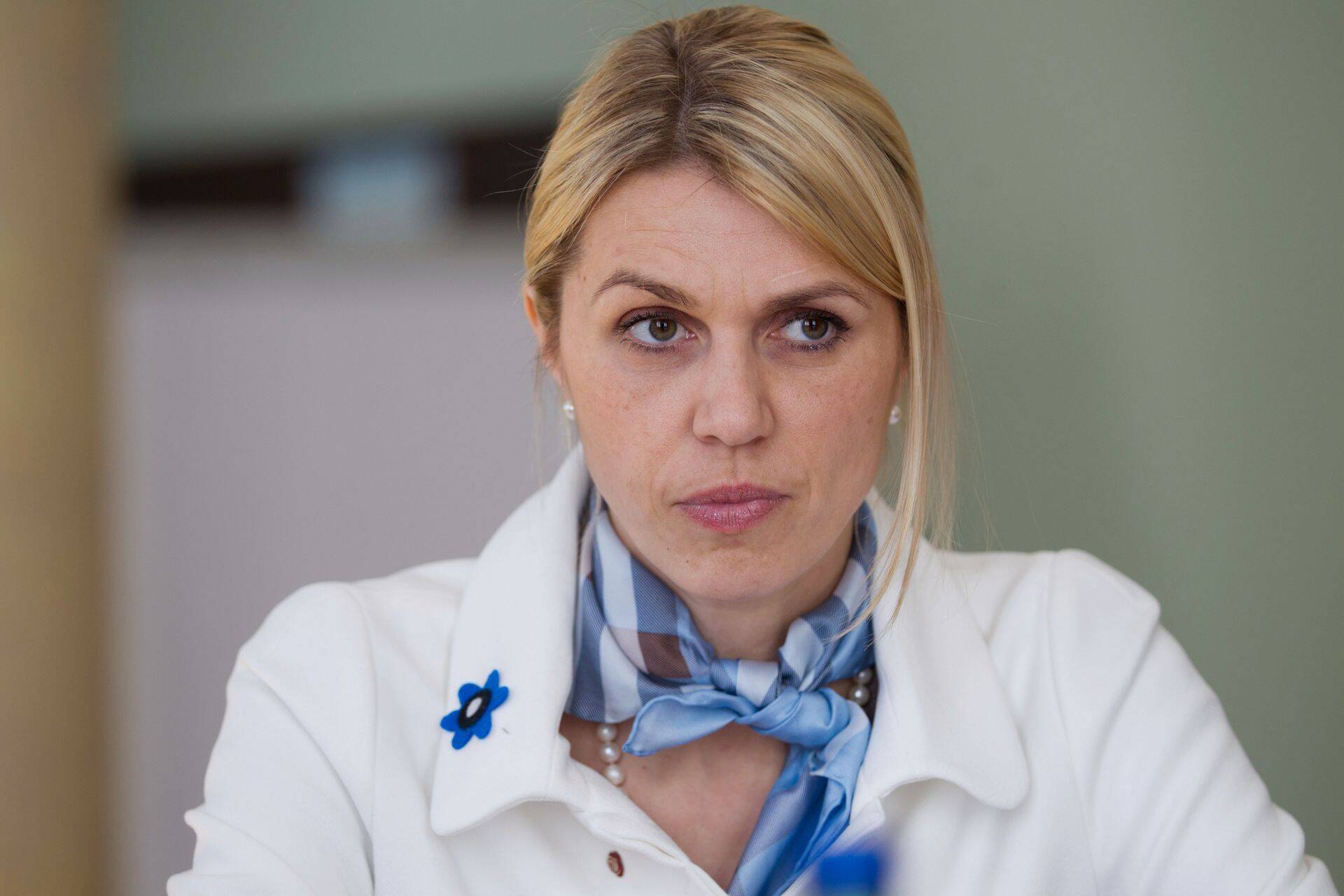 Majandusminister Urve Palo leiab, et kütusekaartide skandaali sattunud Ahti Asmann ei sobi Eesti Raudtee juhiks.