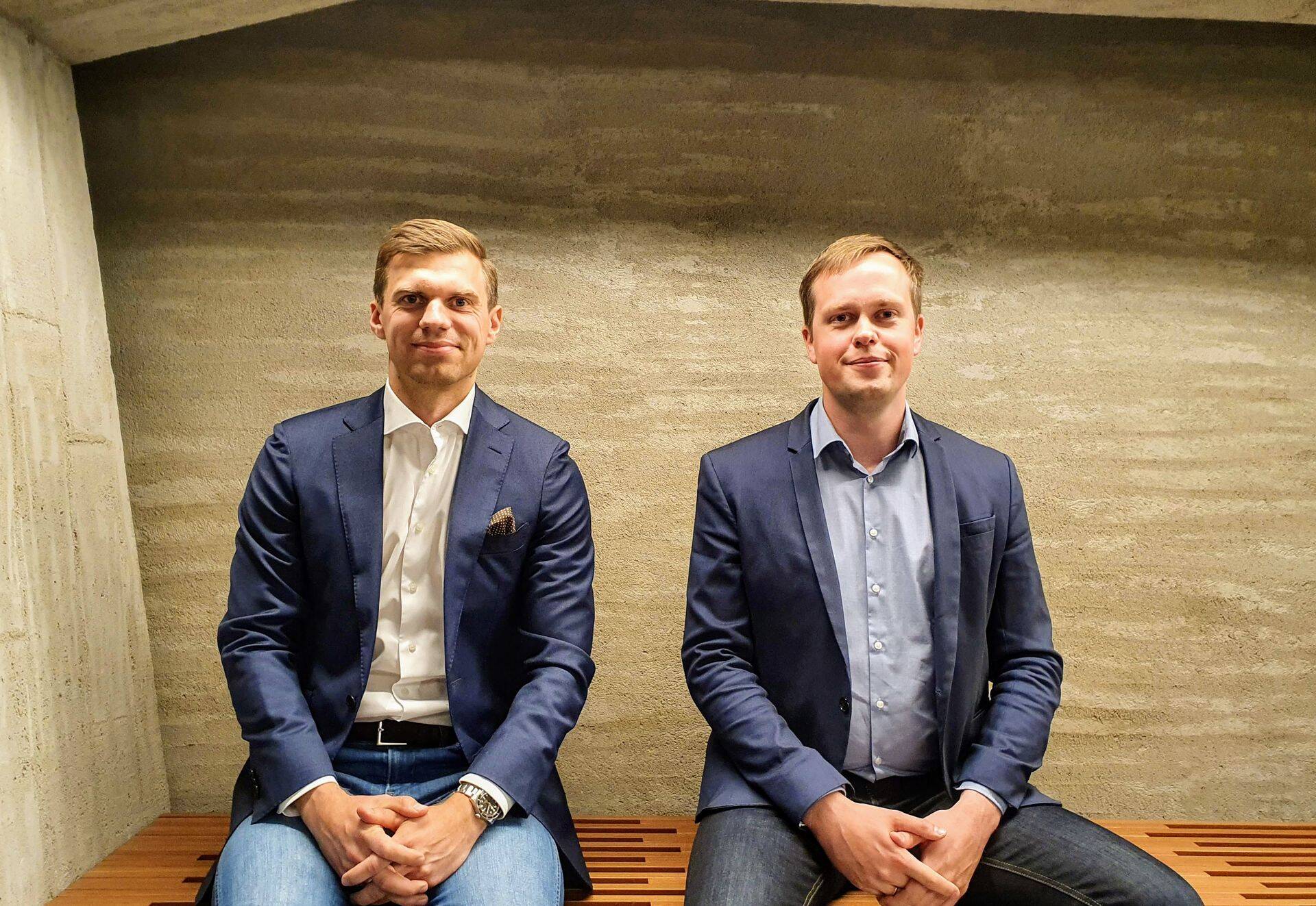 Swedbank Marketsi finantsturgude valdkonnajuht Andres Suimets ja LHV maaklertegevuse juht Sander Pikkel rääkisid investor Toomase tunnis populaarsetest aktsiatest, sektoritest ja millises suunas Tallinna börs liigub.