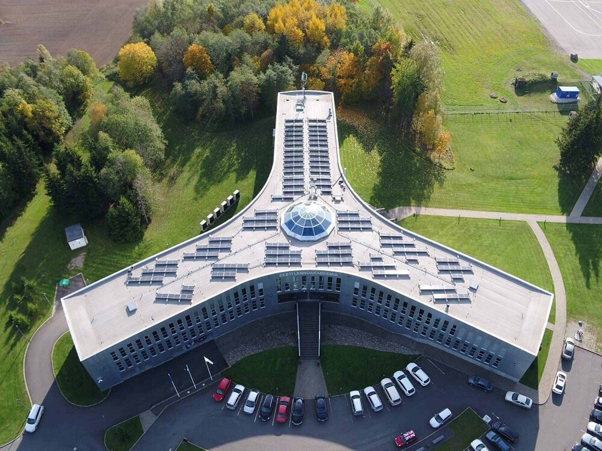 Eesti Lennuakadeemia hoone.