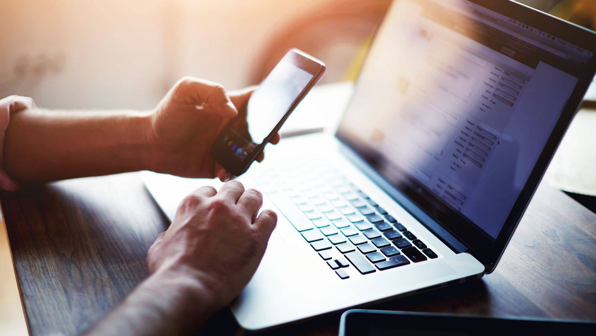 Kак лидеры по партнерскому маркетингу в финансовой отрасли ежедневно получают тысячи клиентов?