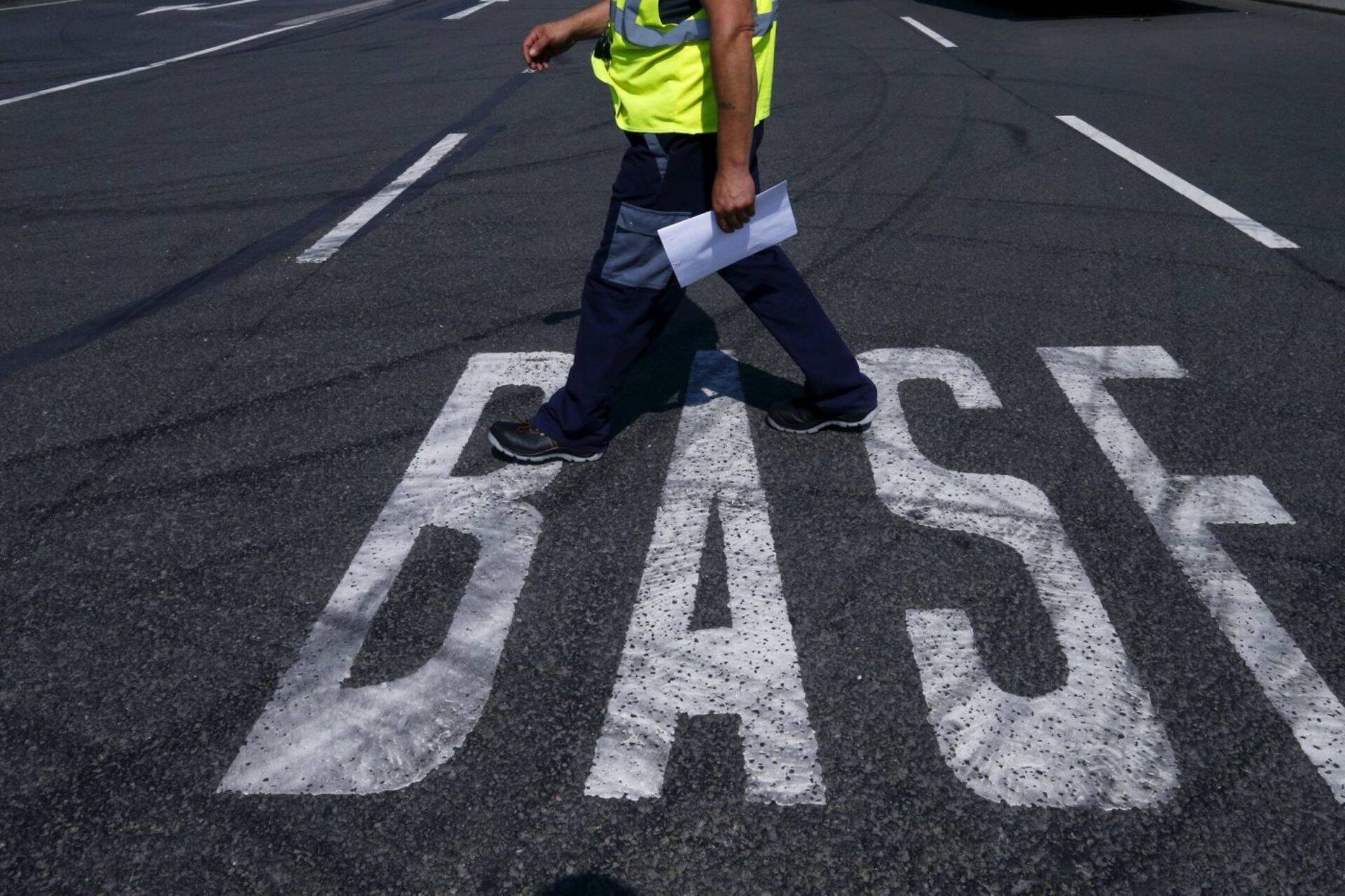 Tee Saksamaa suure keemiakontserni BASF laokompleksi Ludwigshafenis.