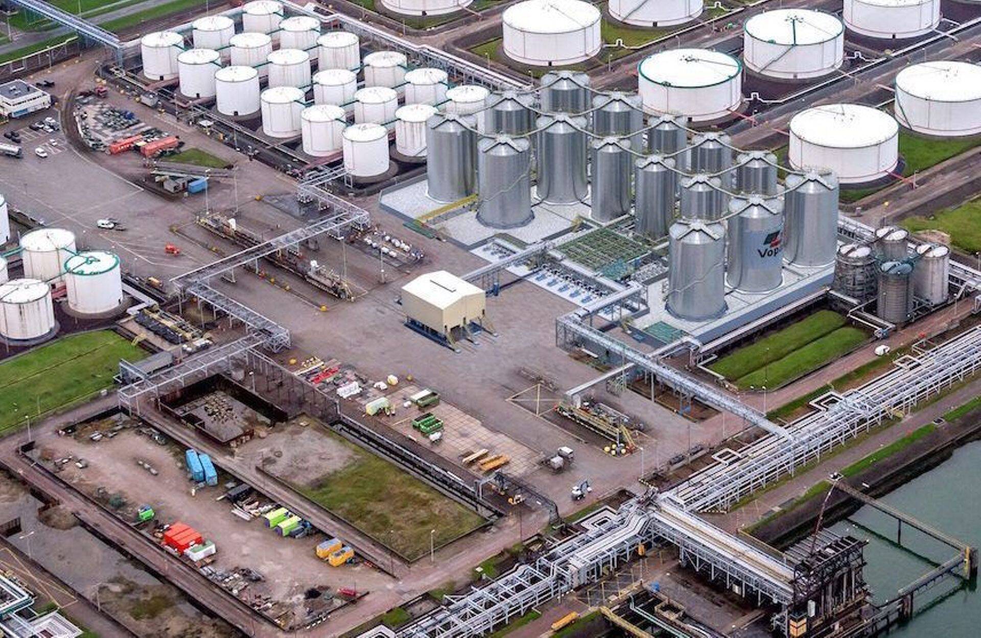 Vopak расширит мощности для хранения химикатов в порту Роттердам