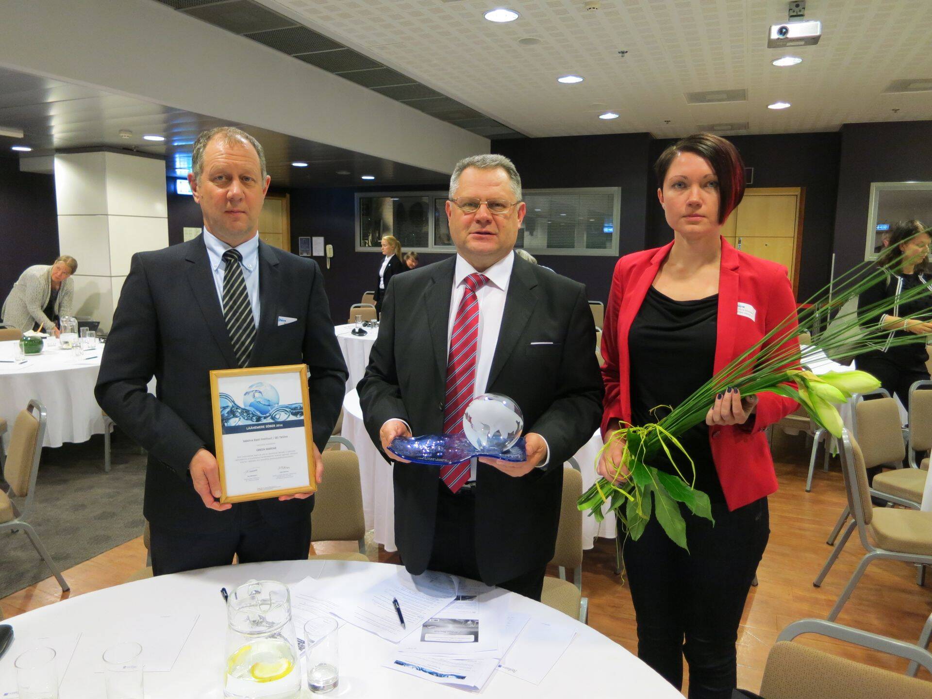 Green Marine juhatuse liikmed Aivar Sülla ja Carl-Erik Piht Läänemere sõbra auhinnaga