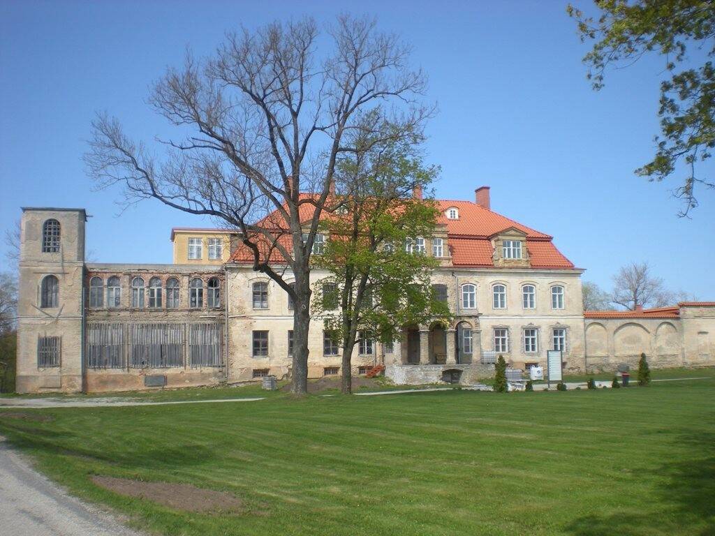 Главное здание усадьбы Малла до пожара, 2011 год.