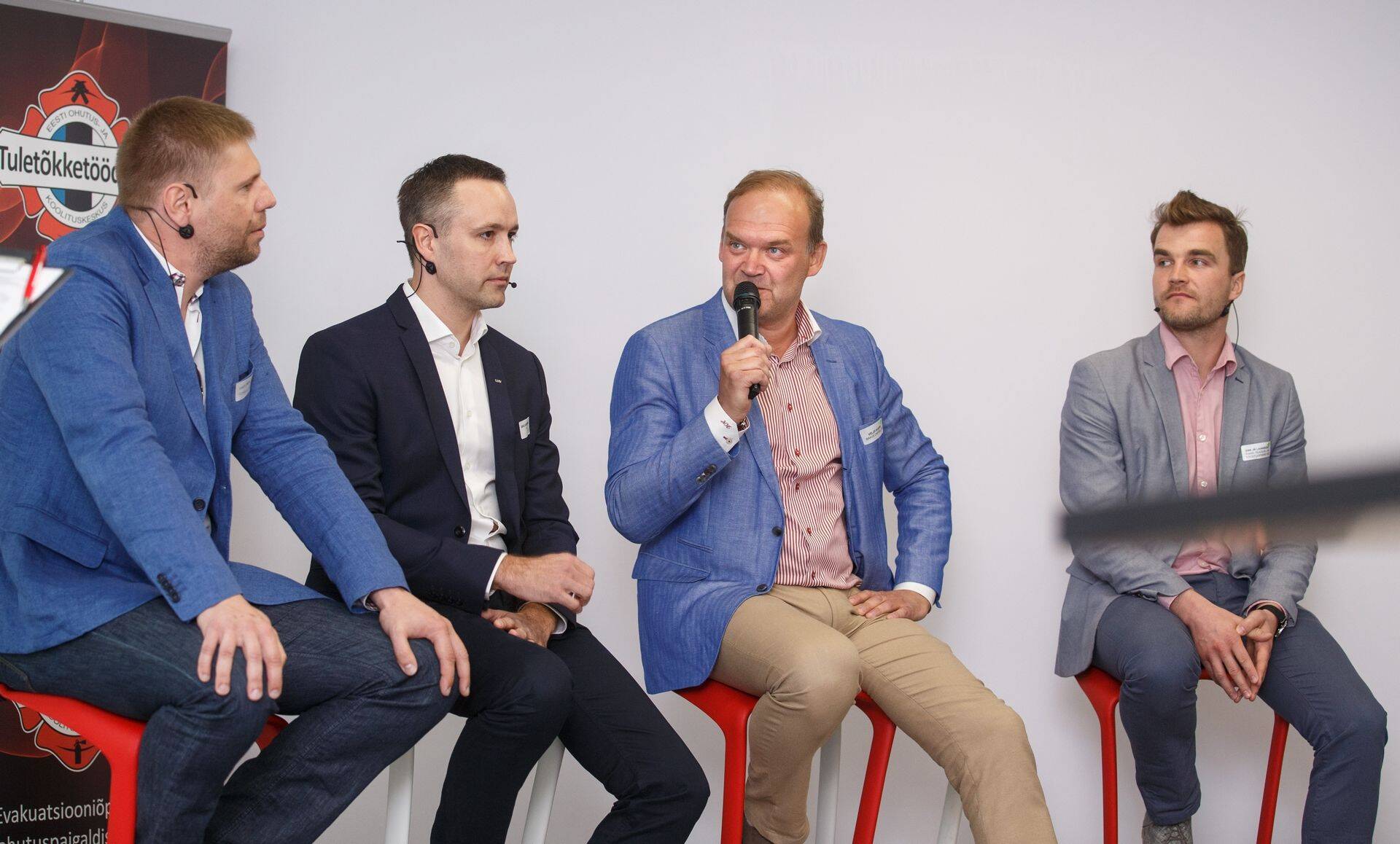 Vasakult: Marek Pärtel (Estateguru juht),
Arko Kurtmann (LHV äripanganduse juht).
Veljo Kuusk (Brave Capital juhatuse liige),
Enn Laansoo Jr (PAKRI Teadus- ja Tööstuspargi juht).