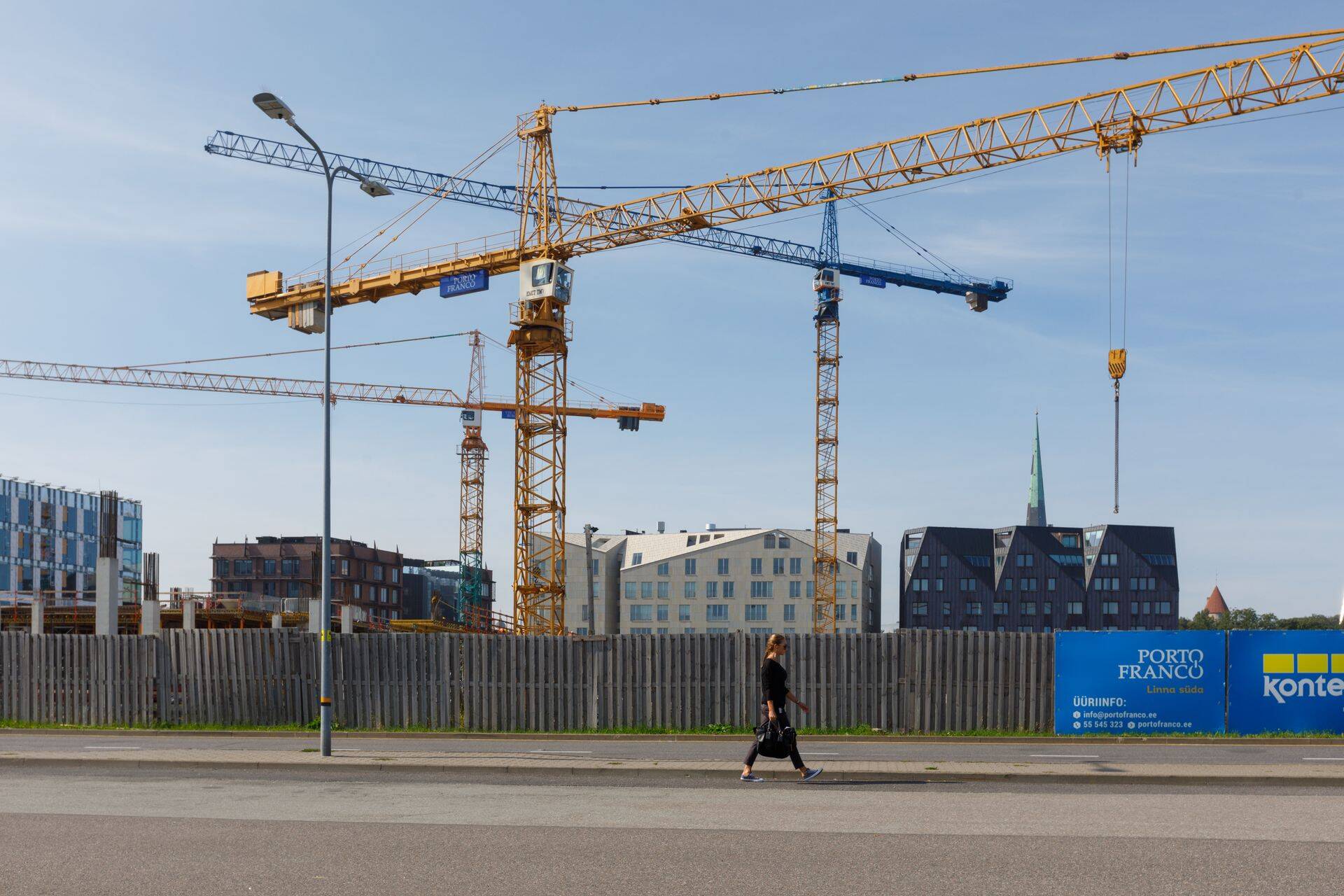 Ehitussektoril on olnud mitu tugevat aastat, kuid nüüd tunnevad jahtumise külma hingust ka teised sektorid.