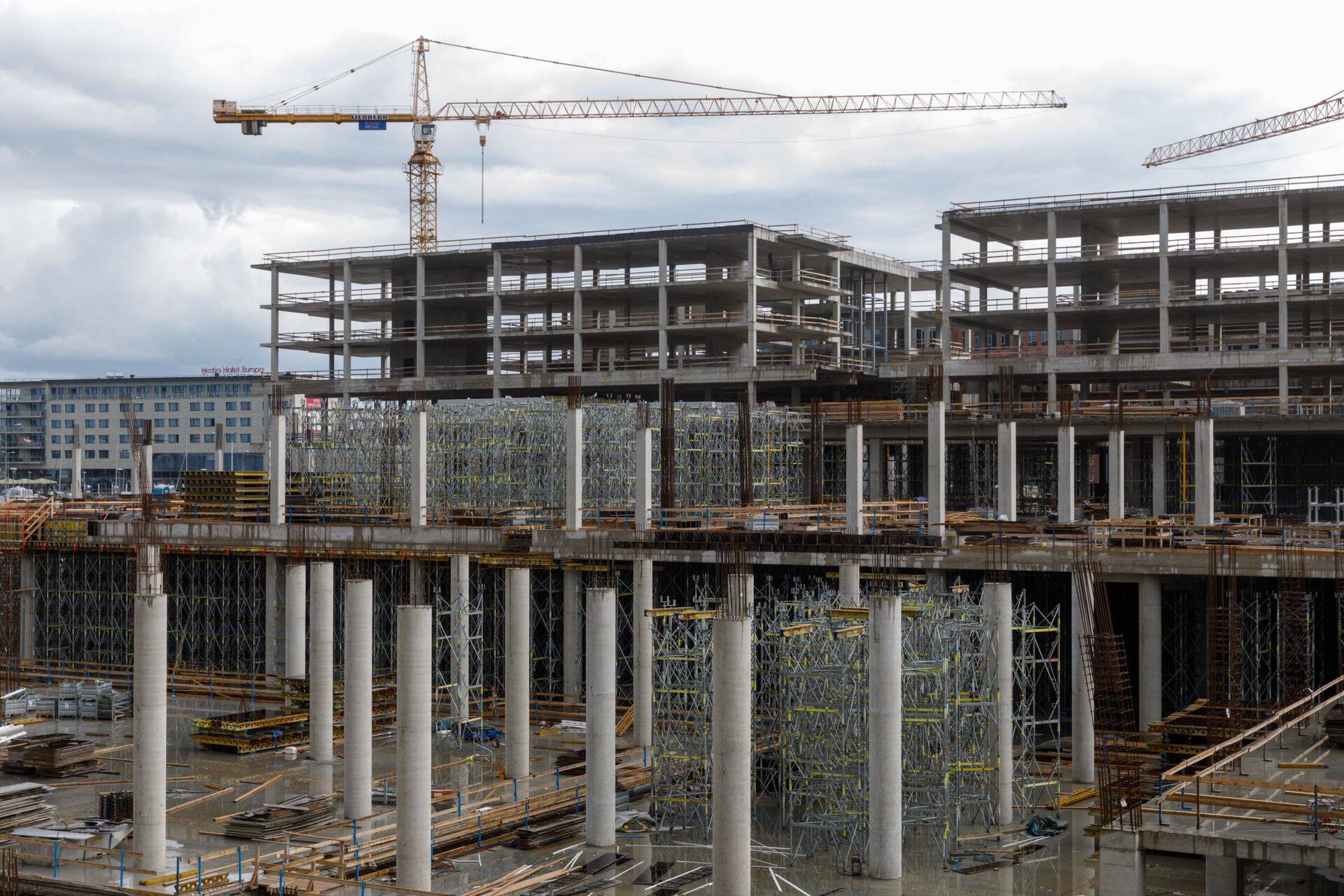 Porto Franco ehitus on peatunud.