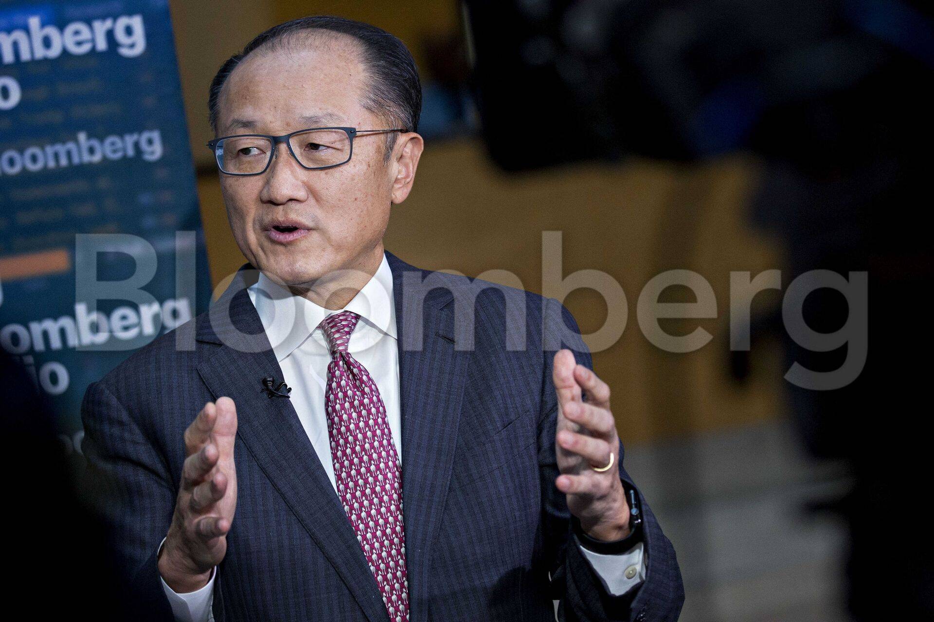 Maailmapanga president Jim Yong Kim on enda hiiglaslikku alust uude suuna pööramas