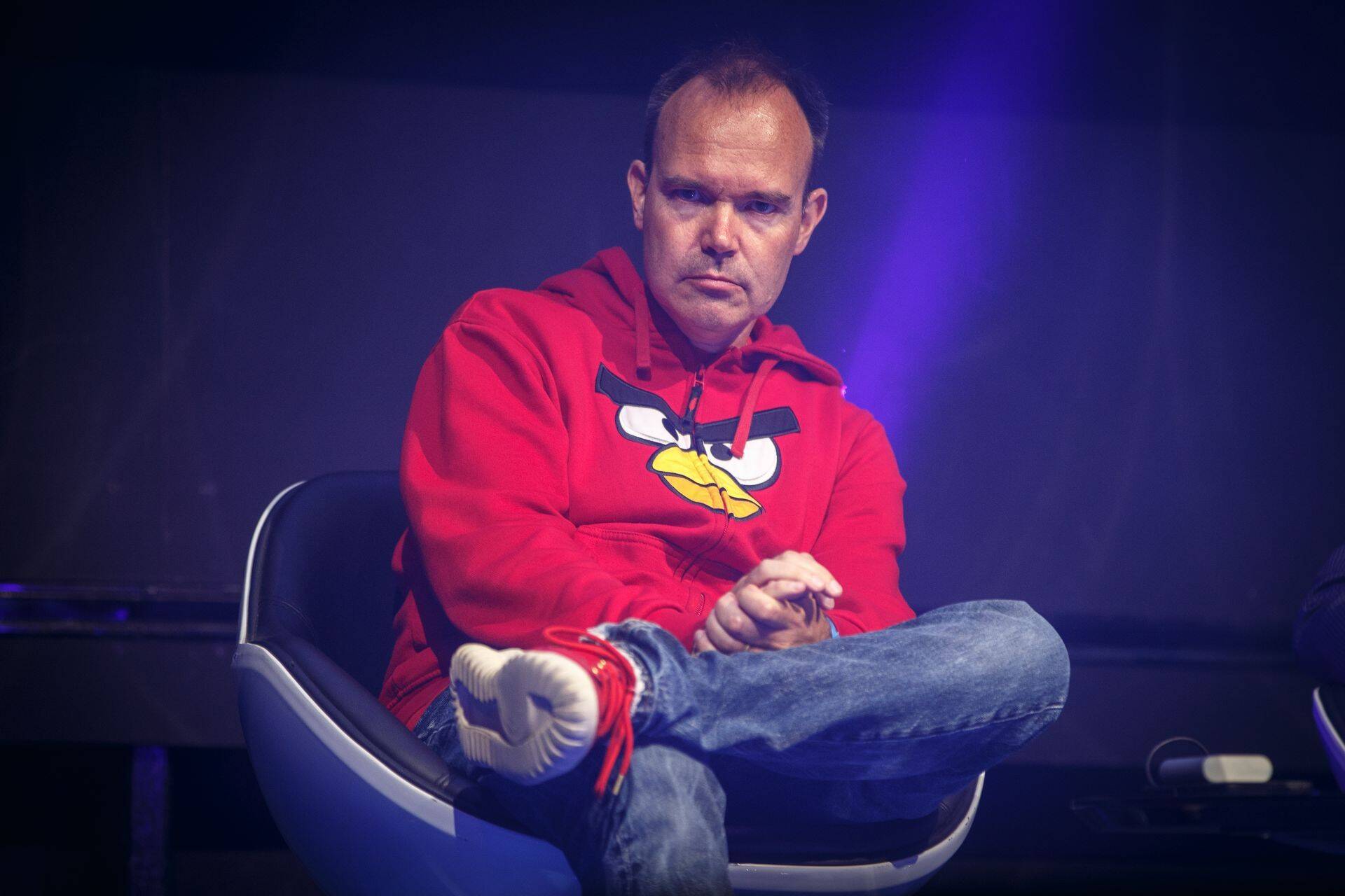 Peter Vesterbacka ja tema punane pusa on osa mängutootja Rovio identiteedist.