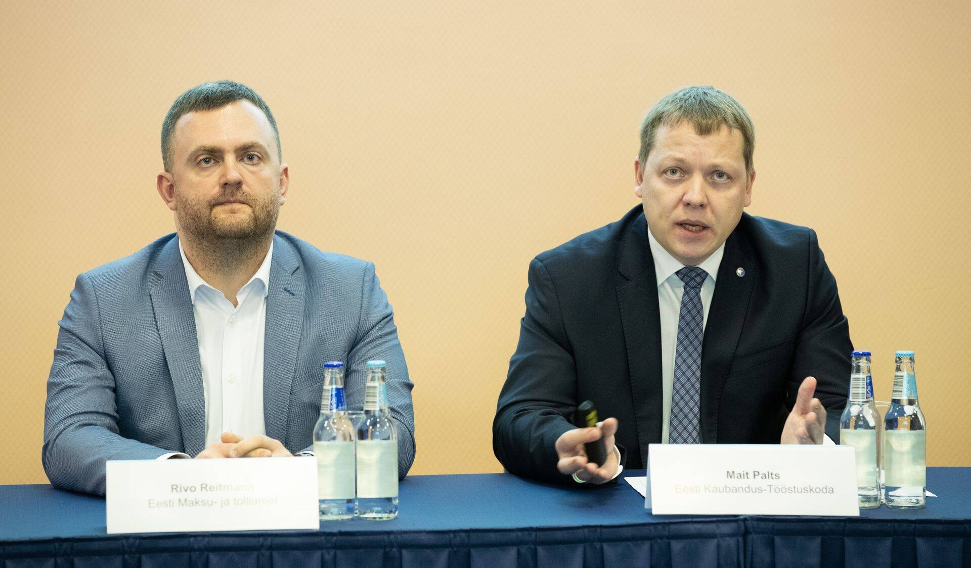 Ümbrikupalkade küsitluse tulemuste tutvustamine maksu- ja tolliametis.