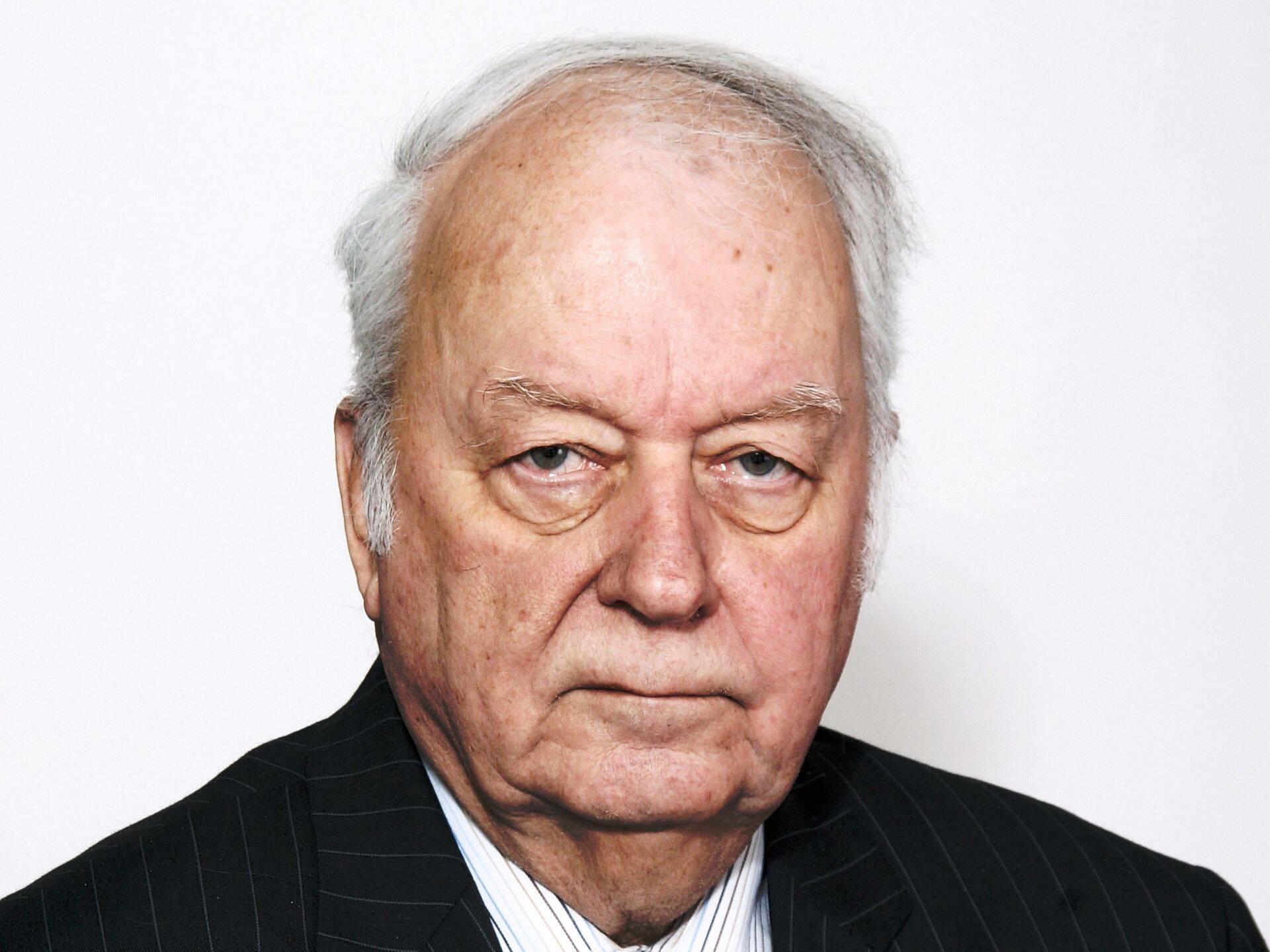 Teedeinsener Jüri Riimaa.