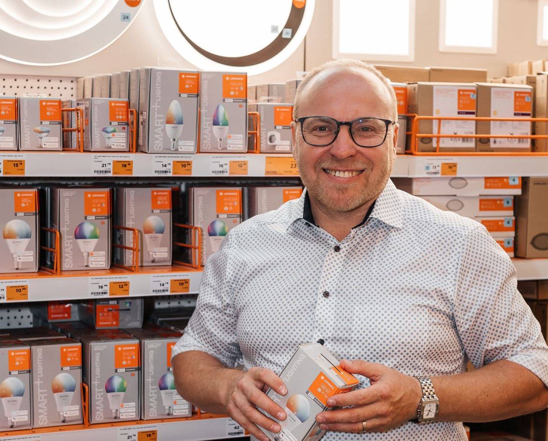 LEDVANCE OY Eesti juhataja Leino Sigijane: LEDVANCE on Osrami kaubamärgi litsentsiomanik üldvalgustuslampide alal.