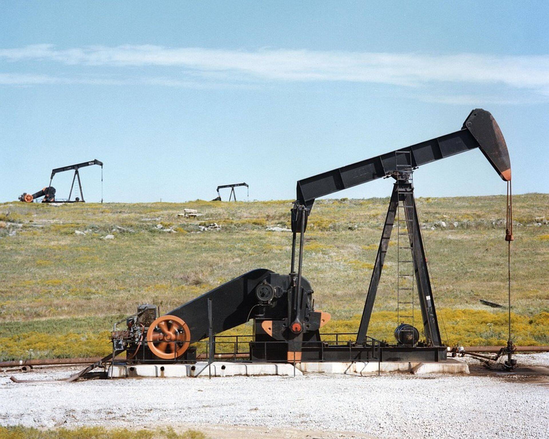В ожидании решения ОПЕК и России цены на нефть снижаются