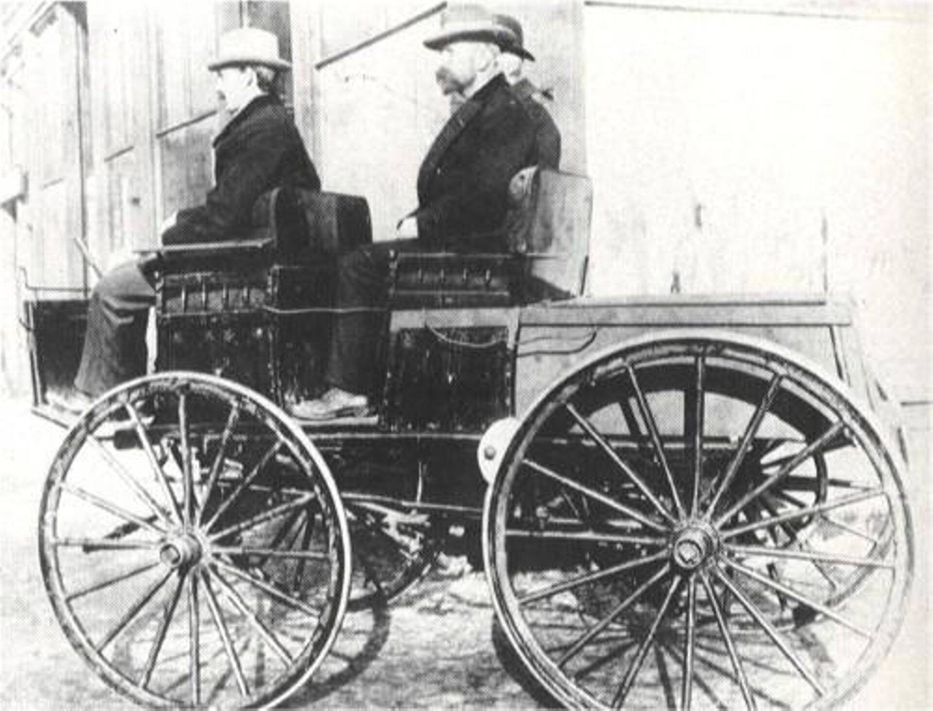 Elektriline "kastiauto" inimeste veoks, mille keemik William Morrison ehitas 1900. aastal USAs. 24 akuga masinat tuli iga 50 miili järel laadida.
