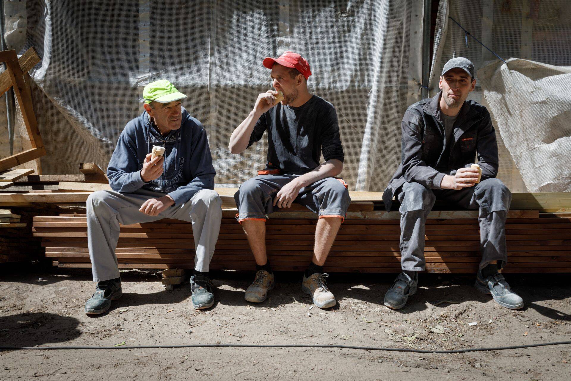 Ehitusele saab inimesi nüüd juurde ainult lühiajalise tööloaga.