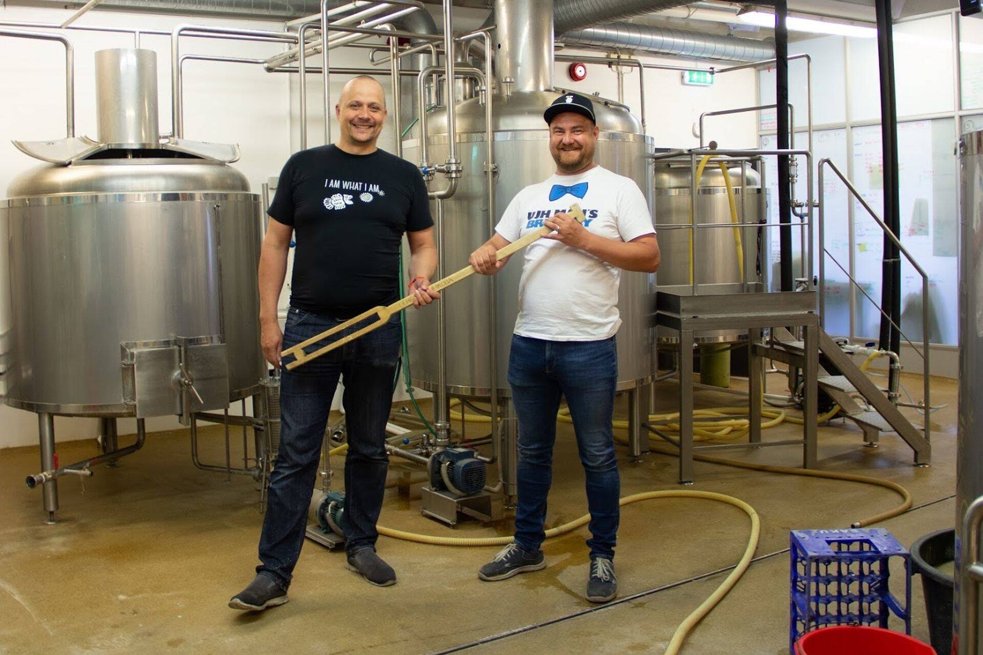 Hommikuprogrammis kommenteerib Lehe Pruulikoja omanik Tanel Nurmeots (paremal) Eesti käsitööõllede seisu.