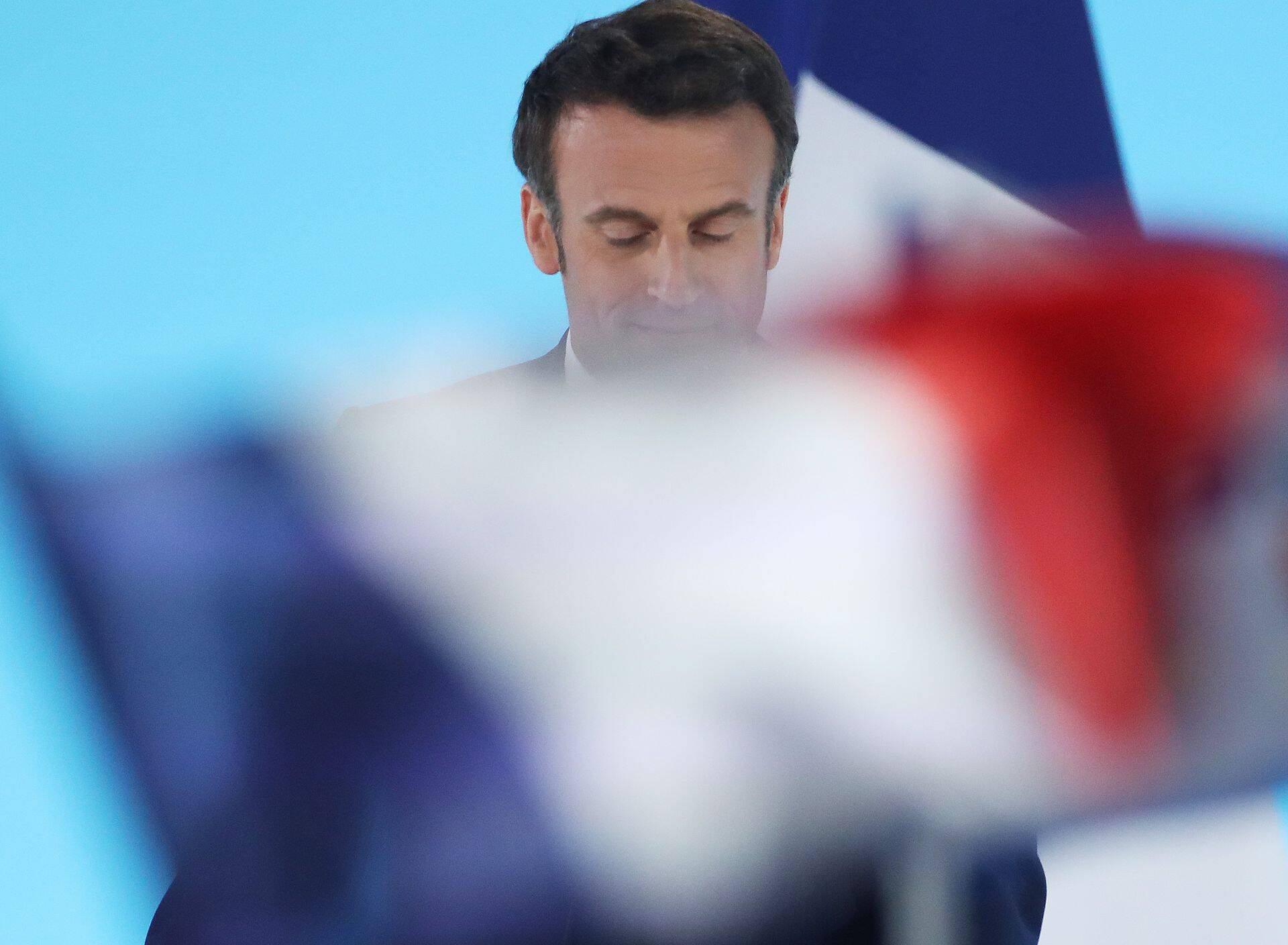 Kuigi istuv Prantsusmaa president Emmanuel Macron võitis presidendivalimiste avavooru, peab ta koguma parempopulistliku Marine Le Peni alistamiseks teises lõppvoorus hääli vasakäärmuslike valijate hulgast.