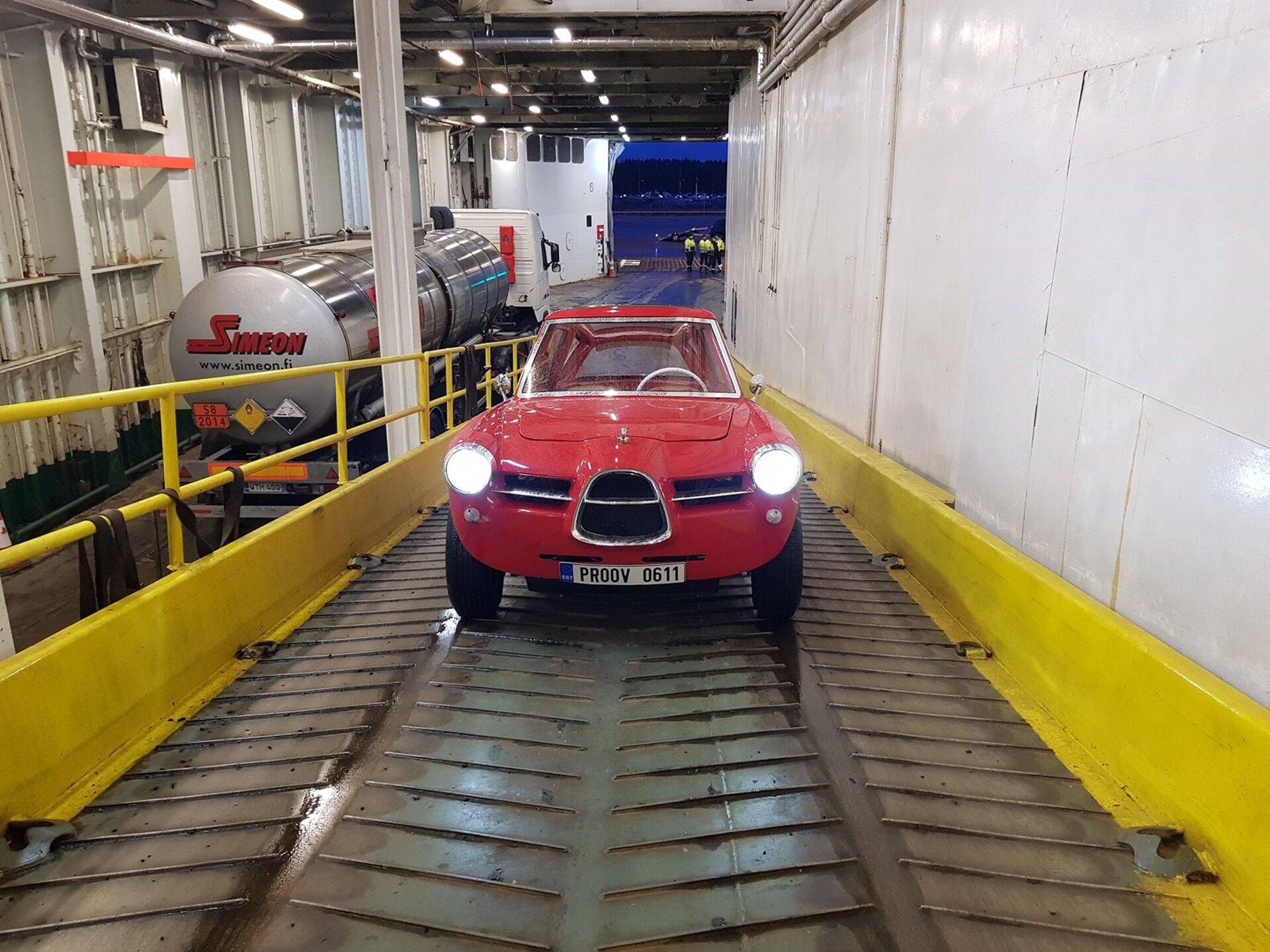 Reisijatevedu Muuga-Vuosaari liinil ning Sea Windi pardal käis hiljuti juba testimas eestlaste uus retrostiilis elektriauto NOBE.