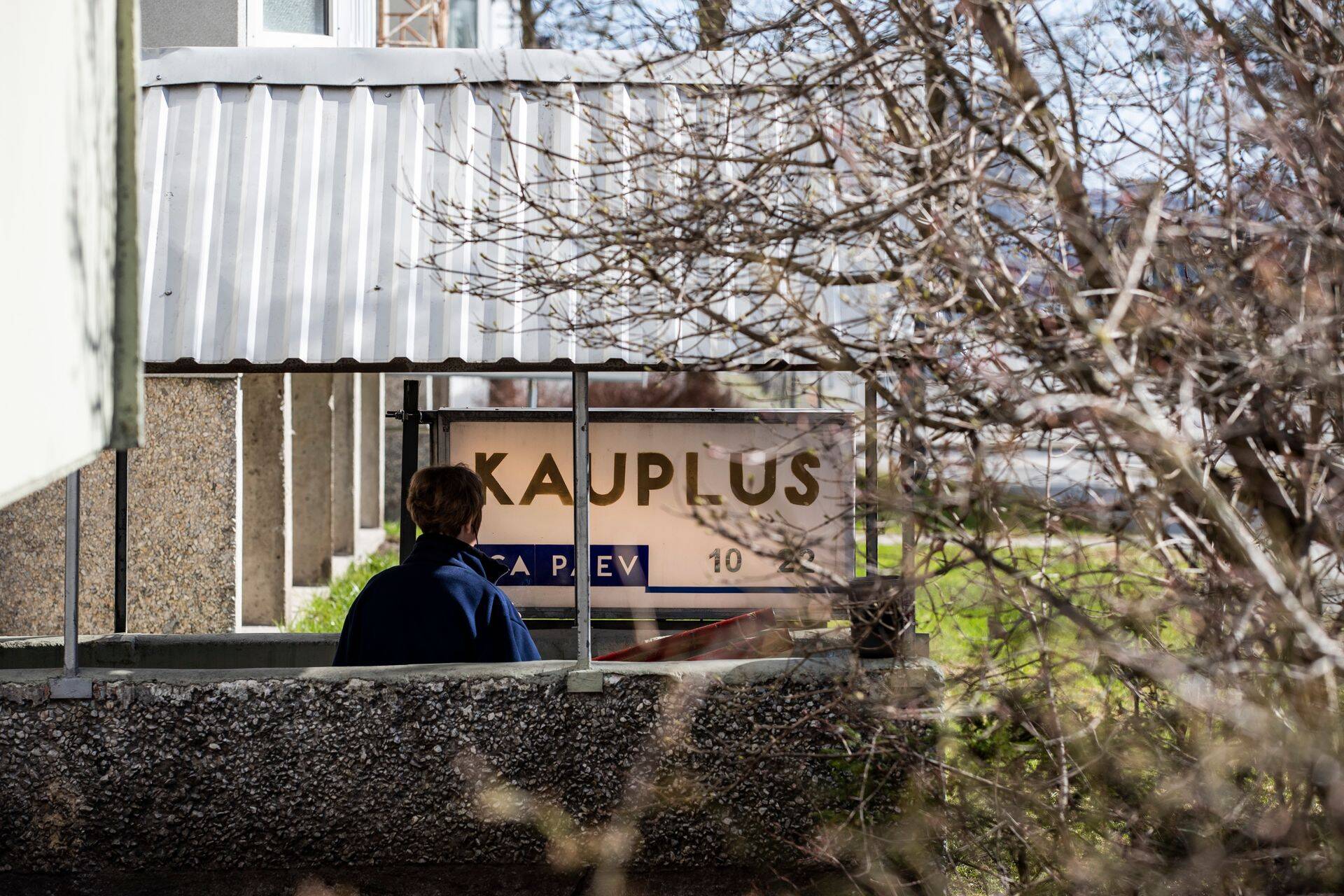 Virbi ja Arbu nurgal olev keldripood Lasnamäel