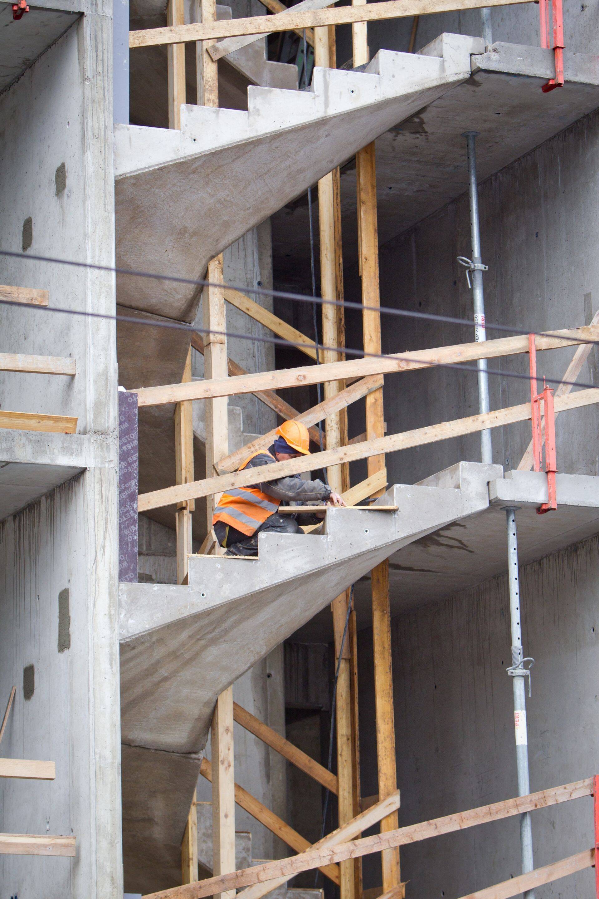 YIT начнет сокращения