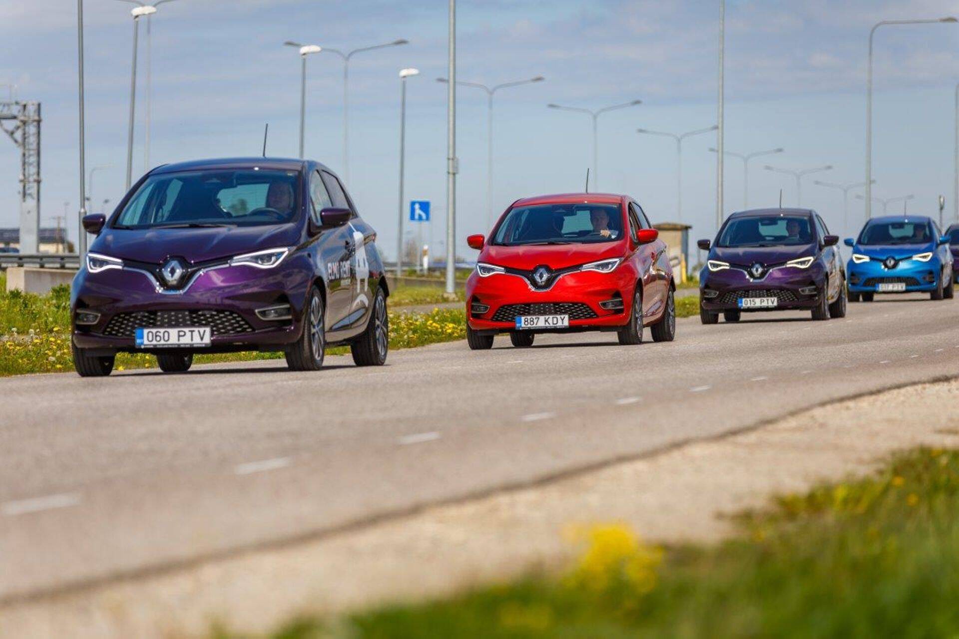 Esimesed elektrilised Renault Zoe`d on juba klientide käsutuses.