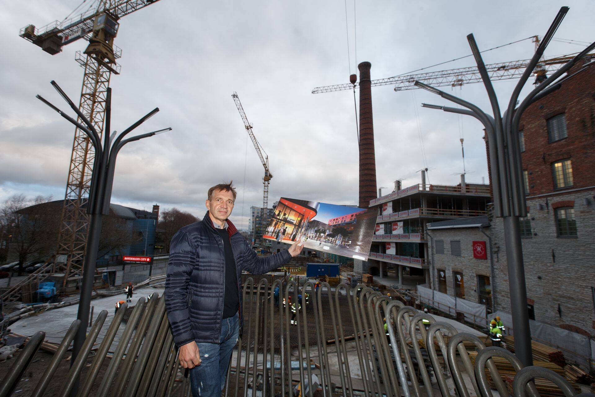 Rotermanni 18 valmivasse kahte hoonesse tulevad kauplused, büroopinnad ja korterid. Ehitus peaks valmis saama 2016. aasta lõpuks.