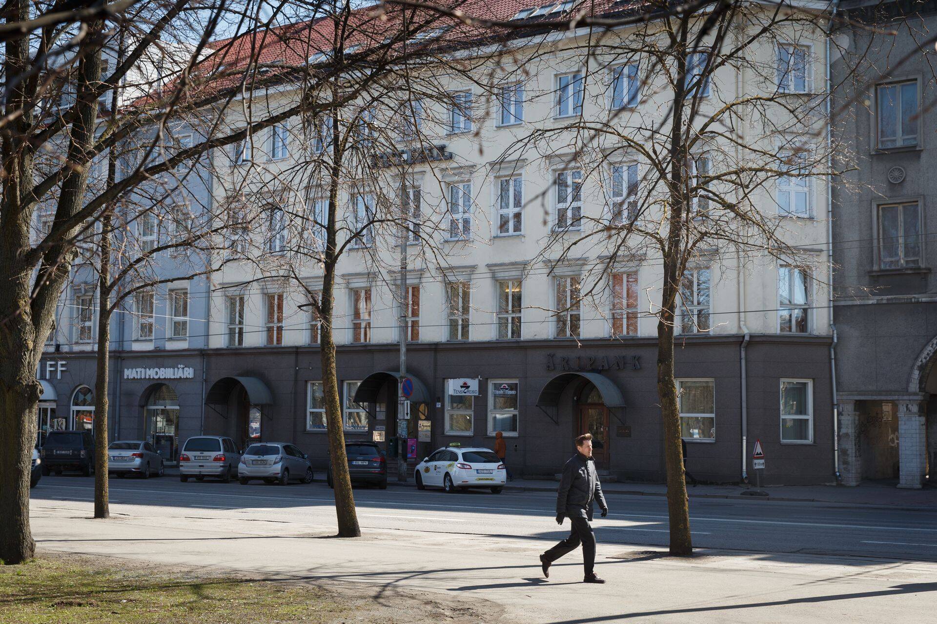 Äripanga aadressil Estonia puiesteel on registreeritud ka panga asutatud Panama omanikele kadunud firma, mille juhatajaks Kalle Kasuk.