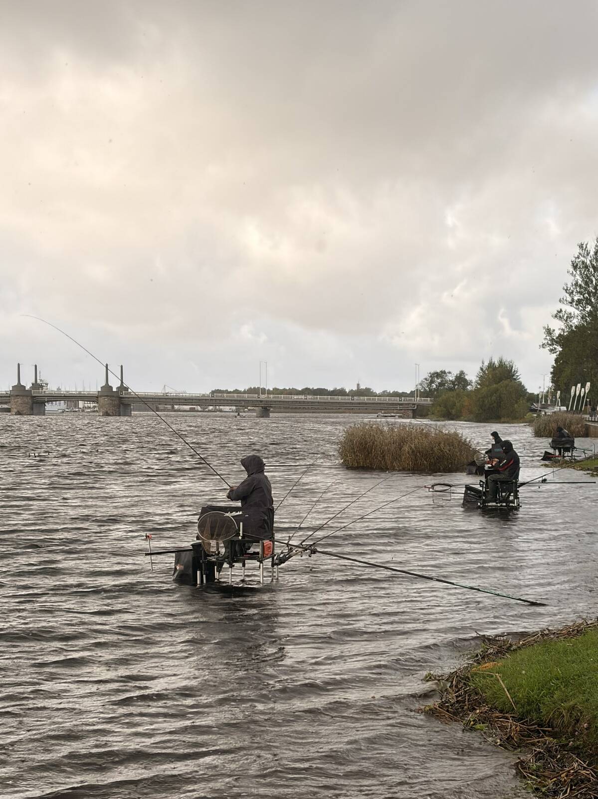 Võistluse viimasel etapil sadas ja puhus tugev tuul.